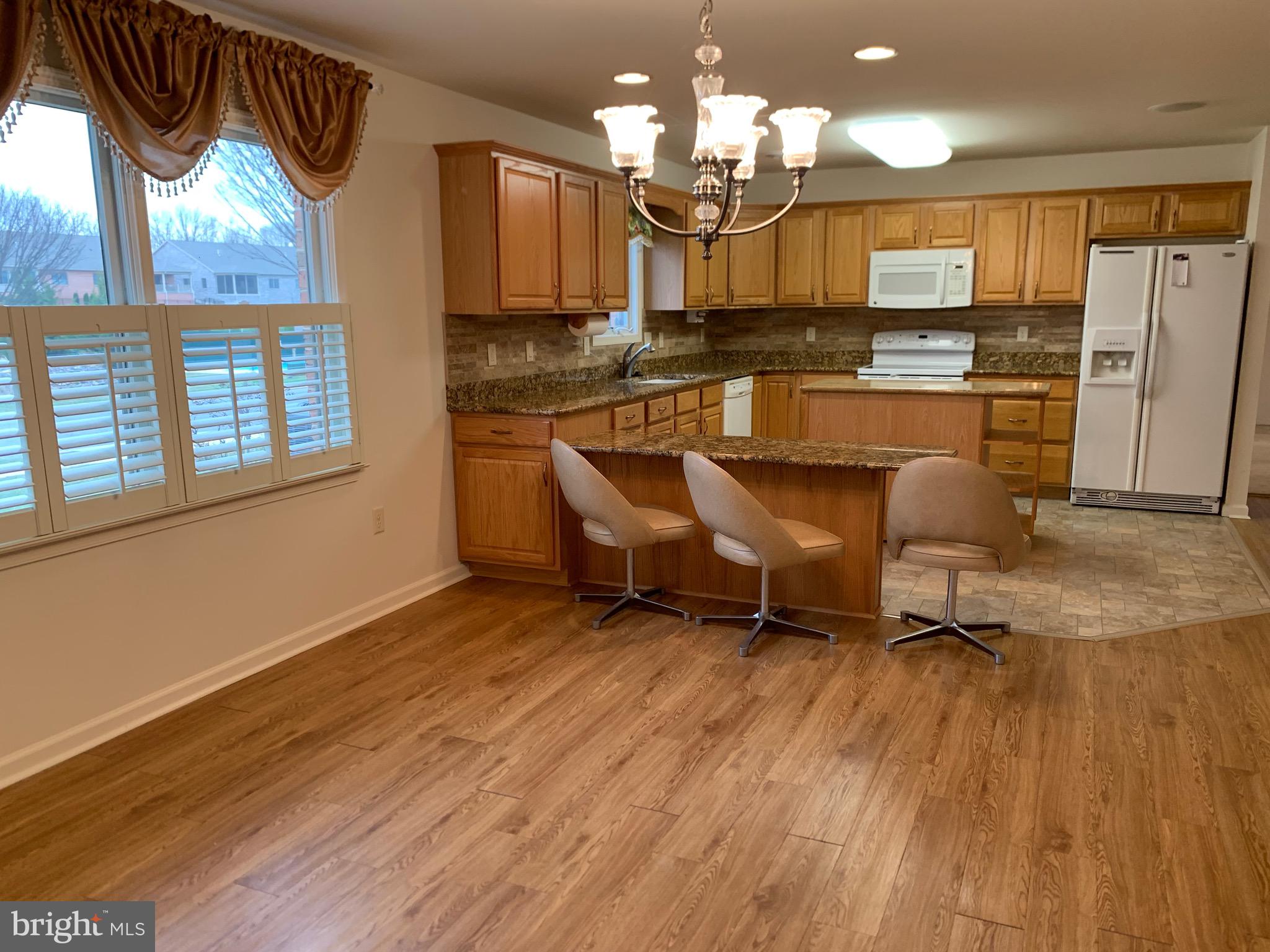 EMERALD POINTE - Residential