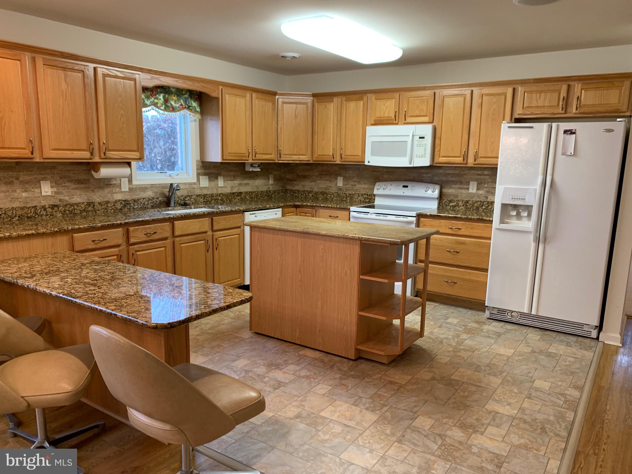 EMERALD POINTE - Residential