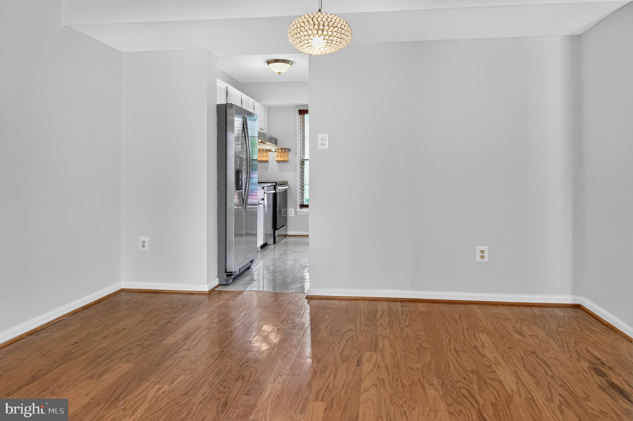 6484 FENESTRA COURT