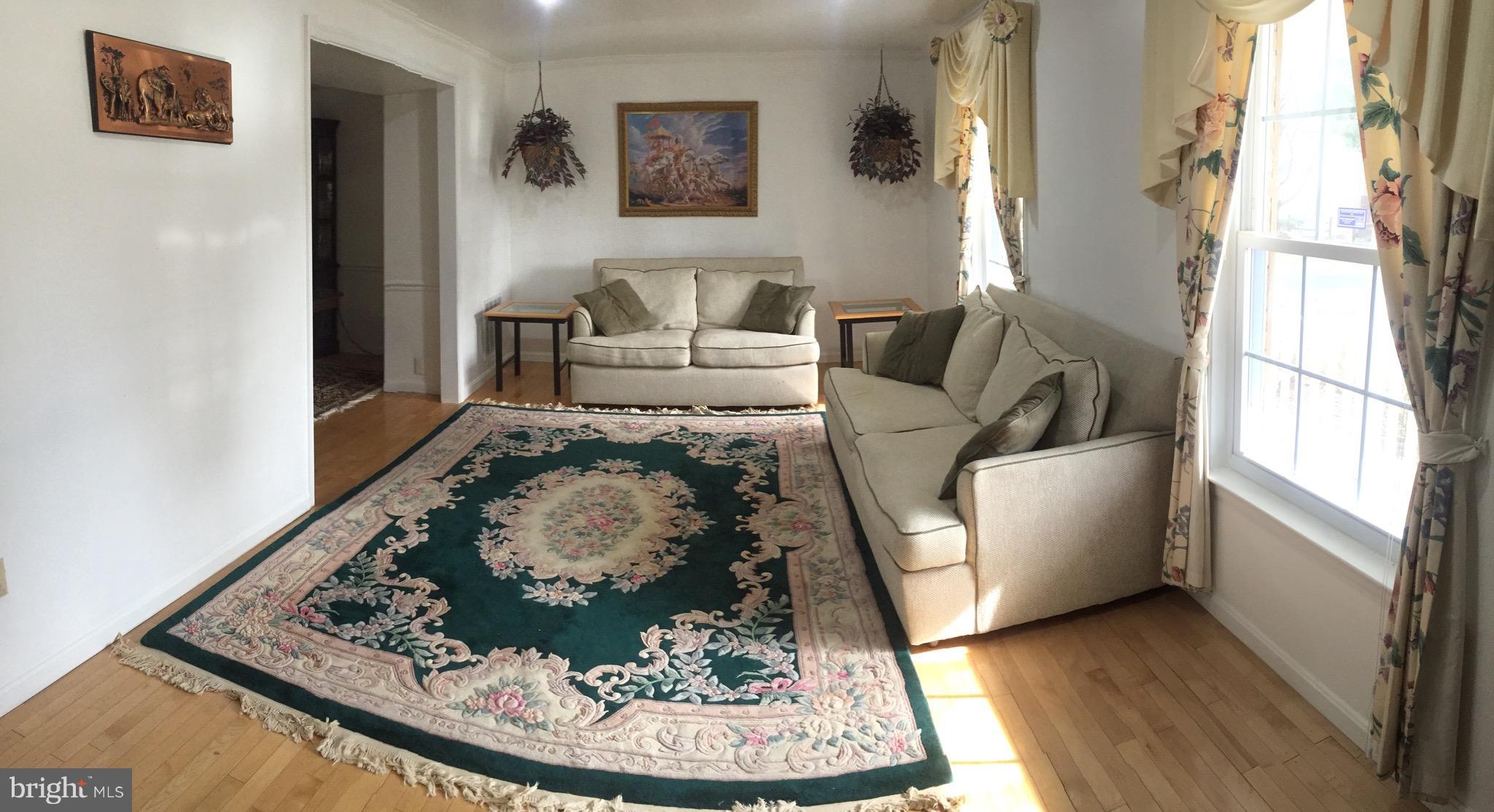 DERWOOD STATION - Residential Lease