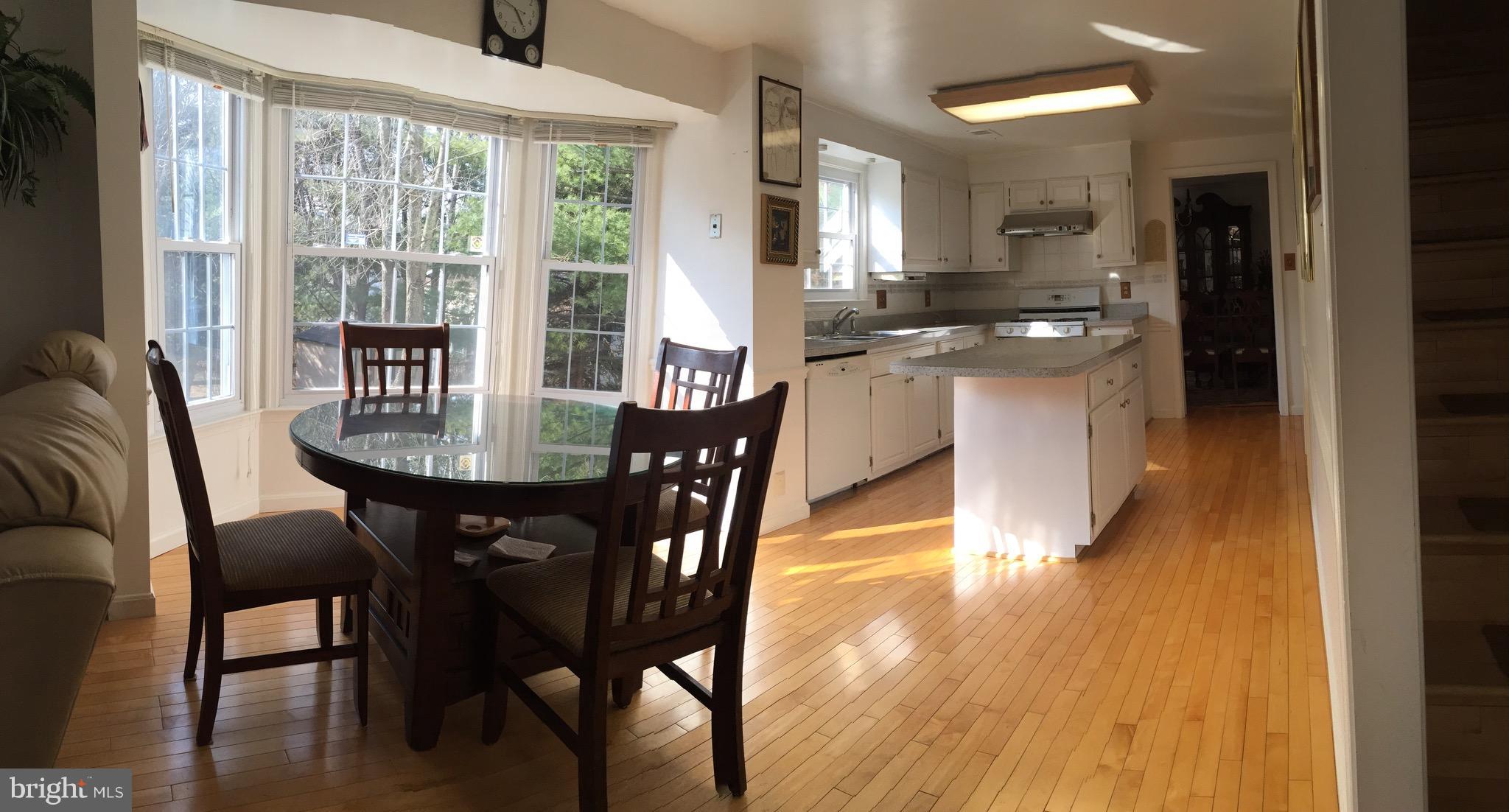 DERWOOD STATION - Residential Lease