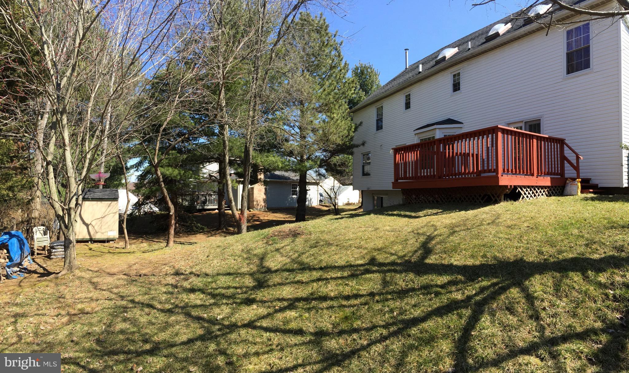 DERWOOD STATION - Residential Lease