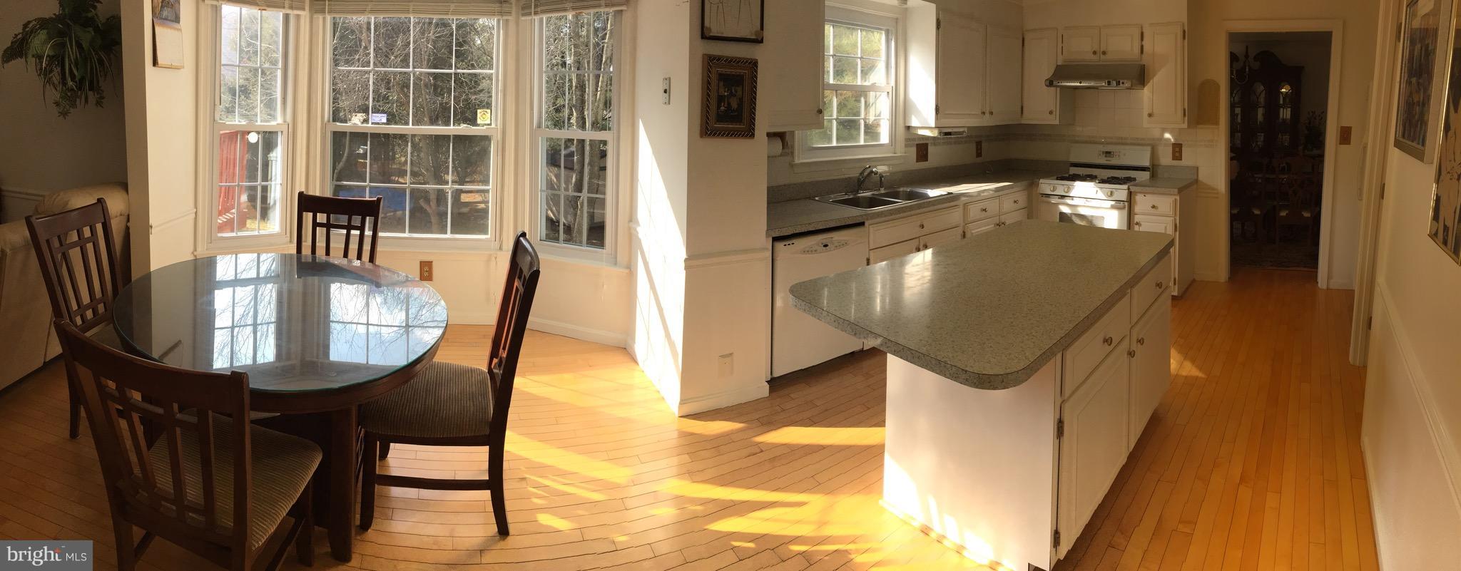 DERWOOD STATION - Residential Lease