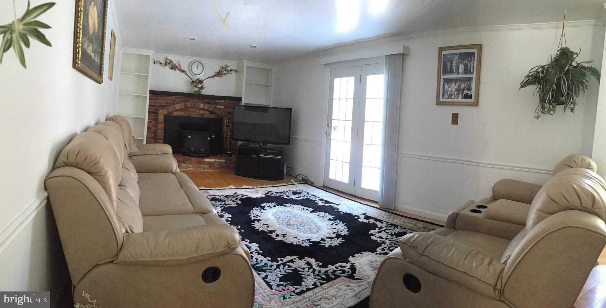 DERWOOD STATION - Residential Lease