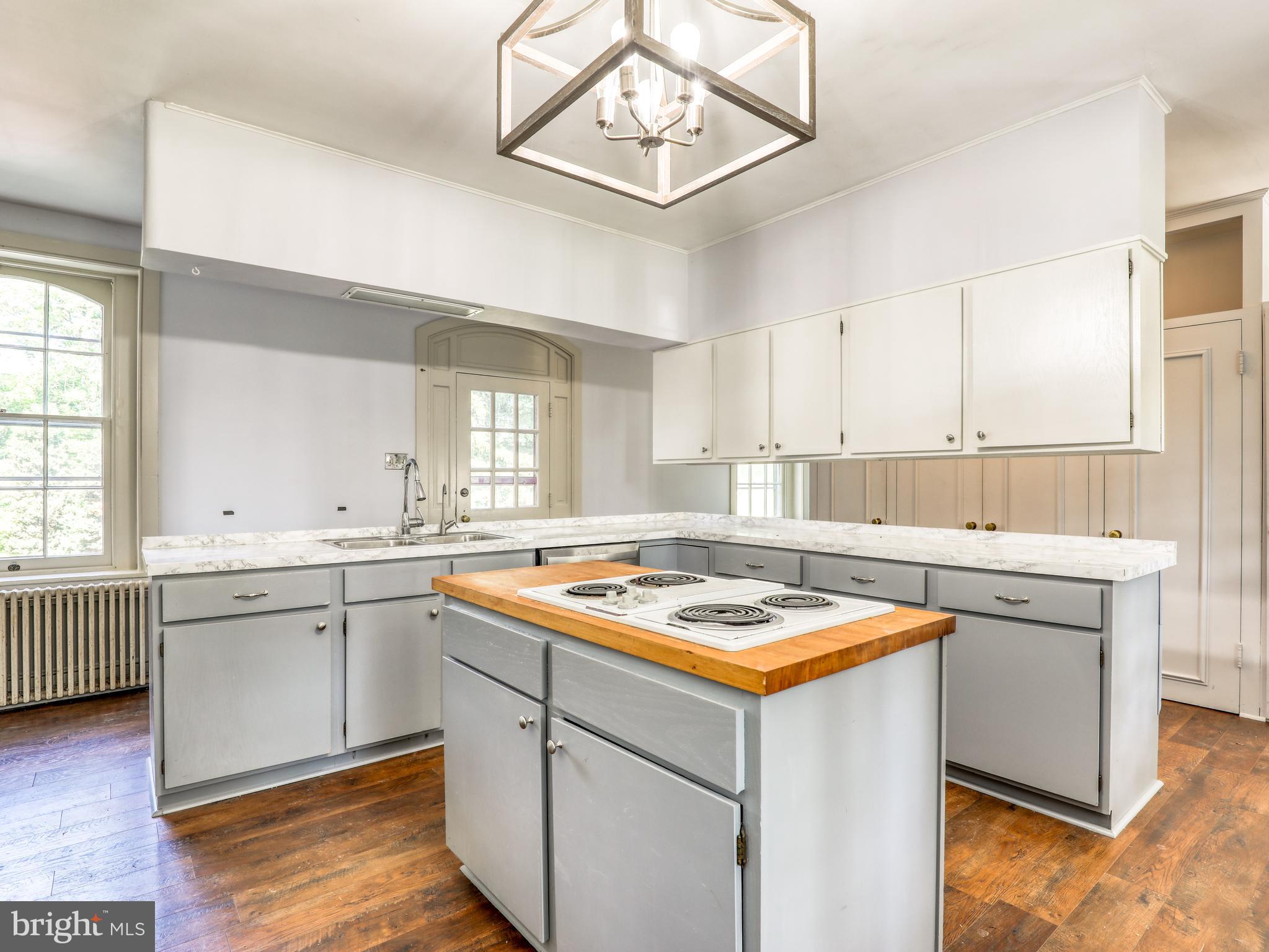 HISTORIC DOWNTOWN WINCHESTER - Residential