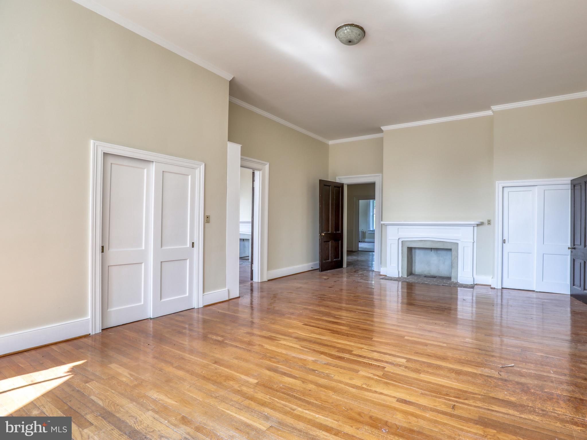 HISTORIC DOWNTOWN WINCHESTER - Residential