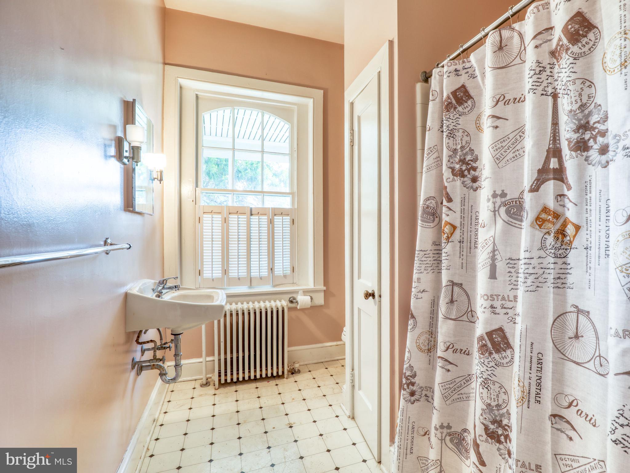 HISTORIC DOWNTOWN WINCHESTER - Residential