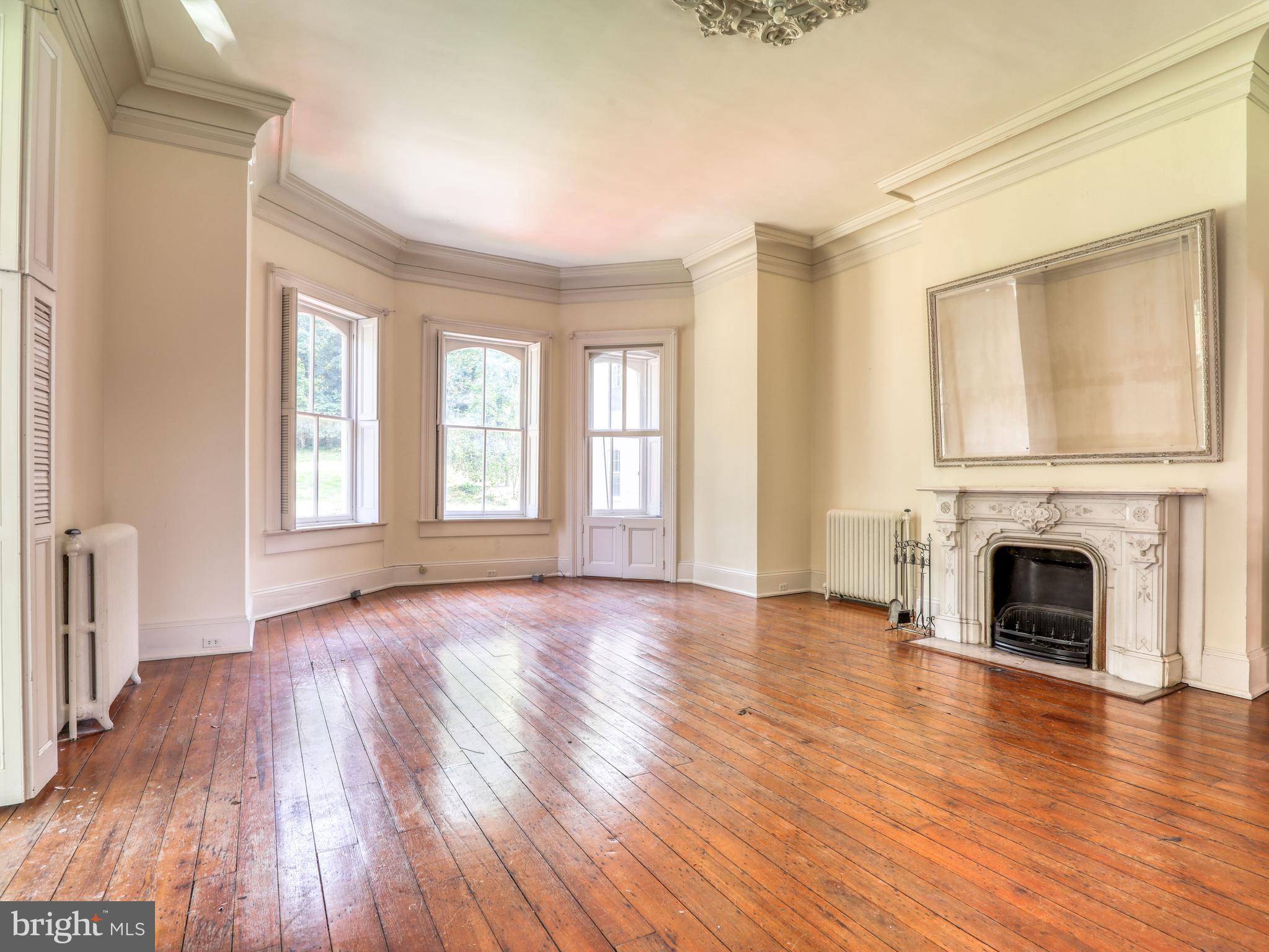 HISTORIC DOWNTOWN WINCHESTER - Residential