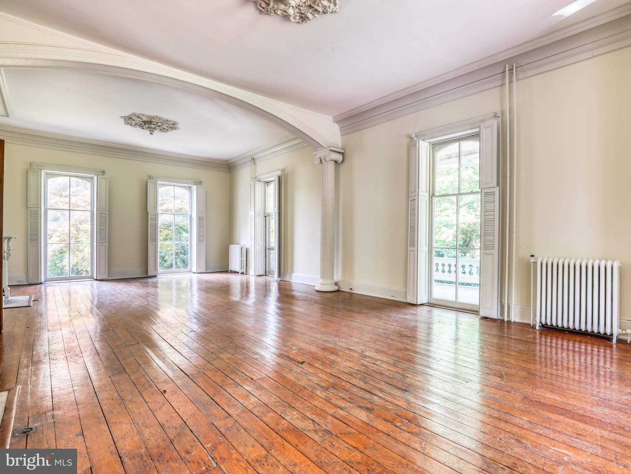 HISTORIC DOWNTOWN WINCHESTER - Residential