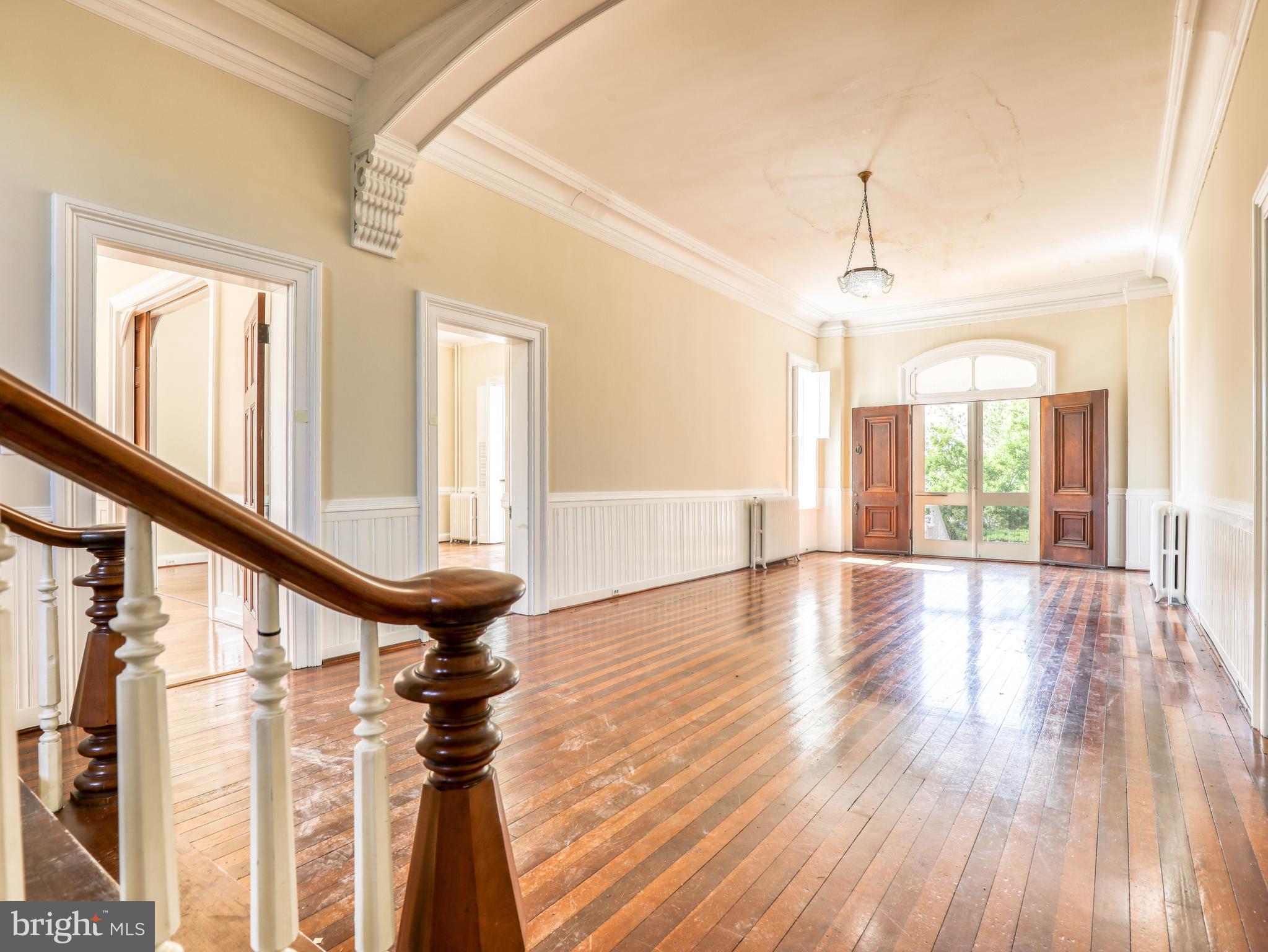 HISTORIC DOWNTOWN WINCHESTER - Residential