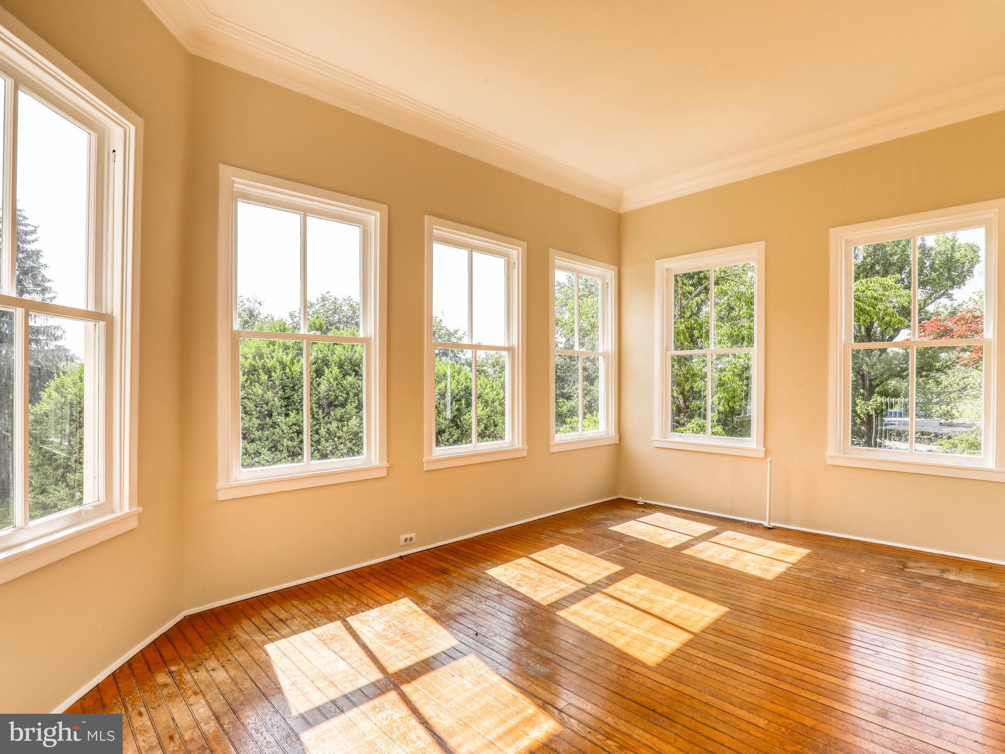 HISTORIC DOWNTOWN WINCHESTER - Residential