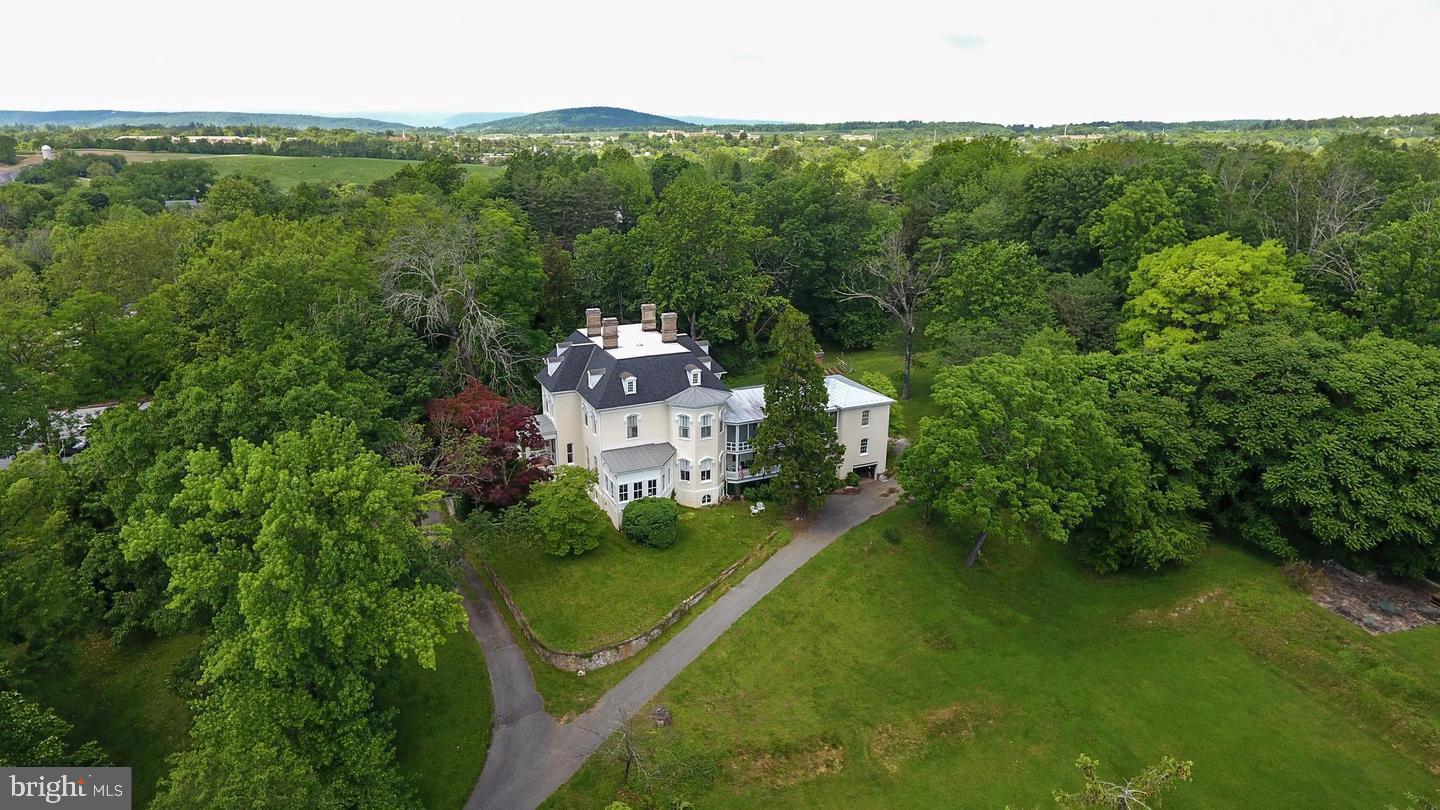 HISTORIC DOWNTOWN WINCHESTER - Residential