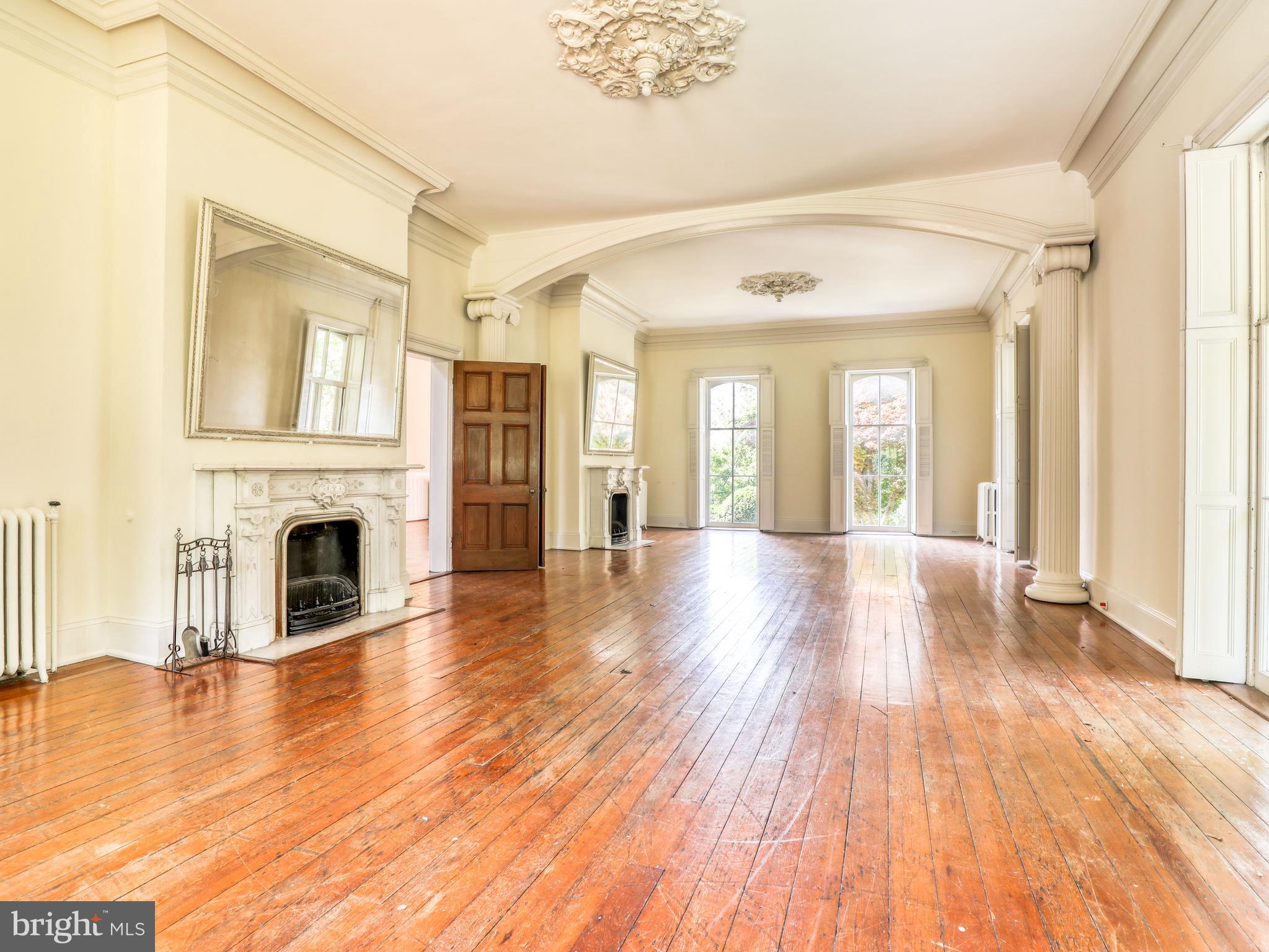 HISTORIC DOWNTOWN WINCHESTER - Residential