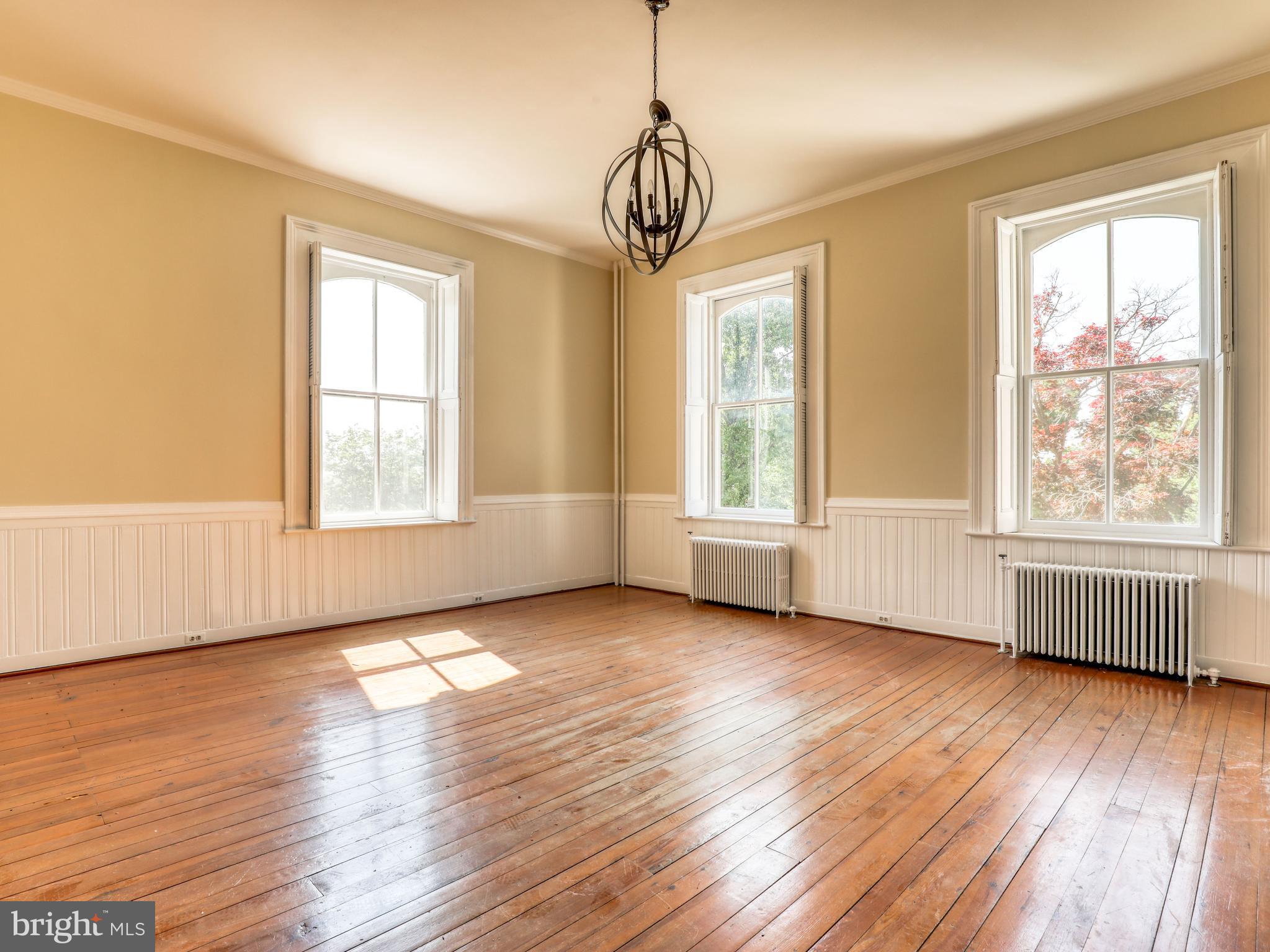 HISTORIC DOWNTOWN WINCHESTER - Residential