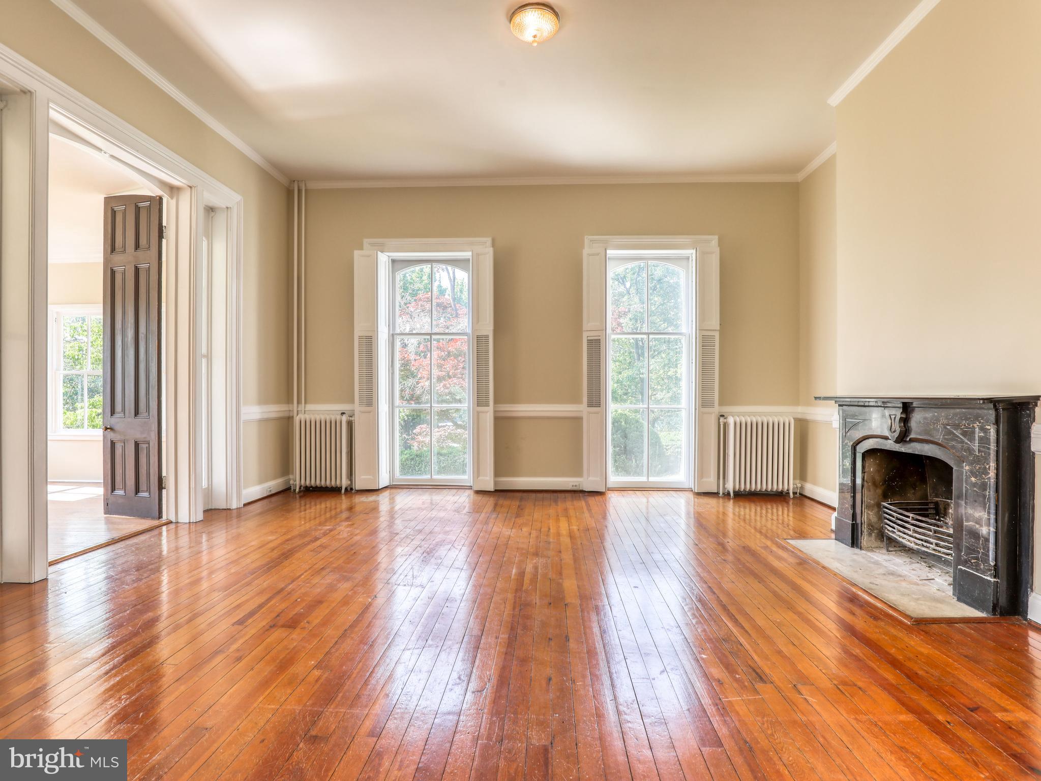 HISTORIC DOWNTOWN WINCHESTER - Residential