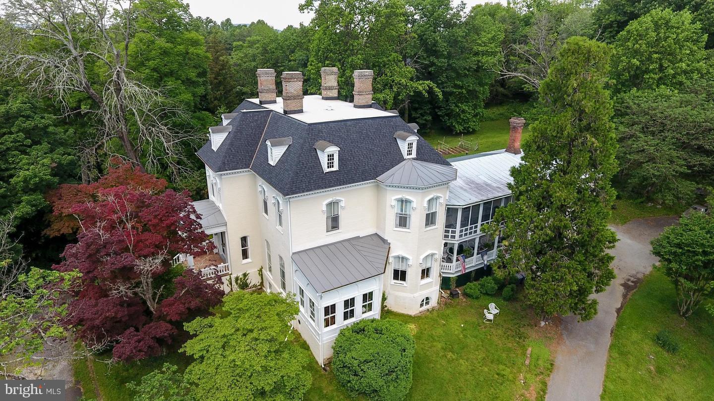 HISTORIC DOWNTOWN WINCHESTER - Residential