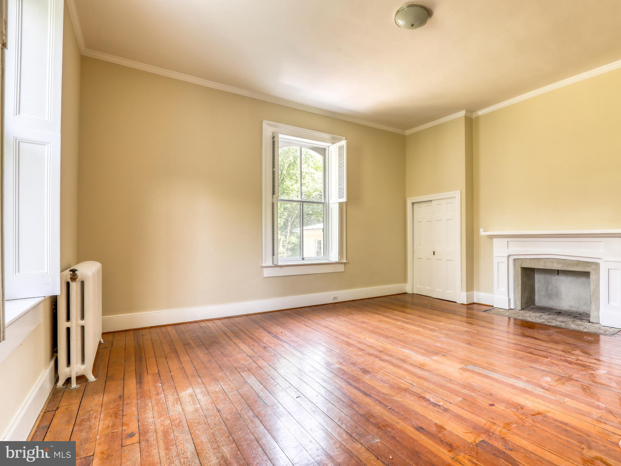 HISTORIC DOWNTOWN WINCHESTER - Residential