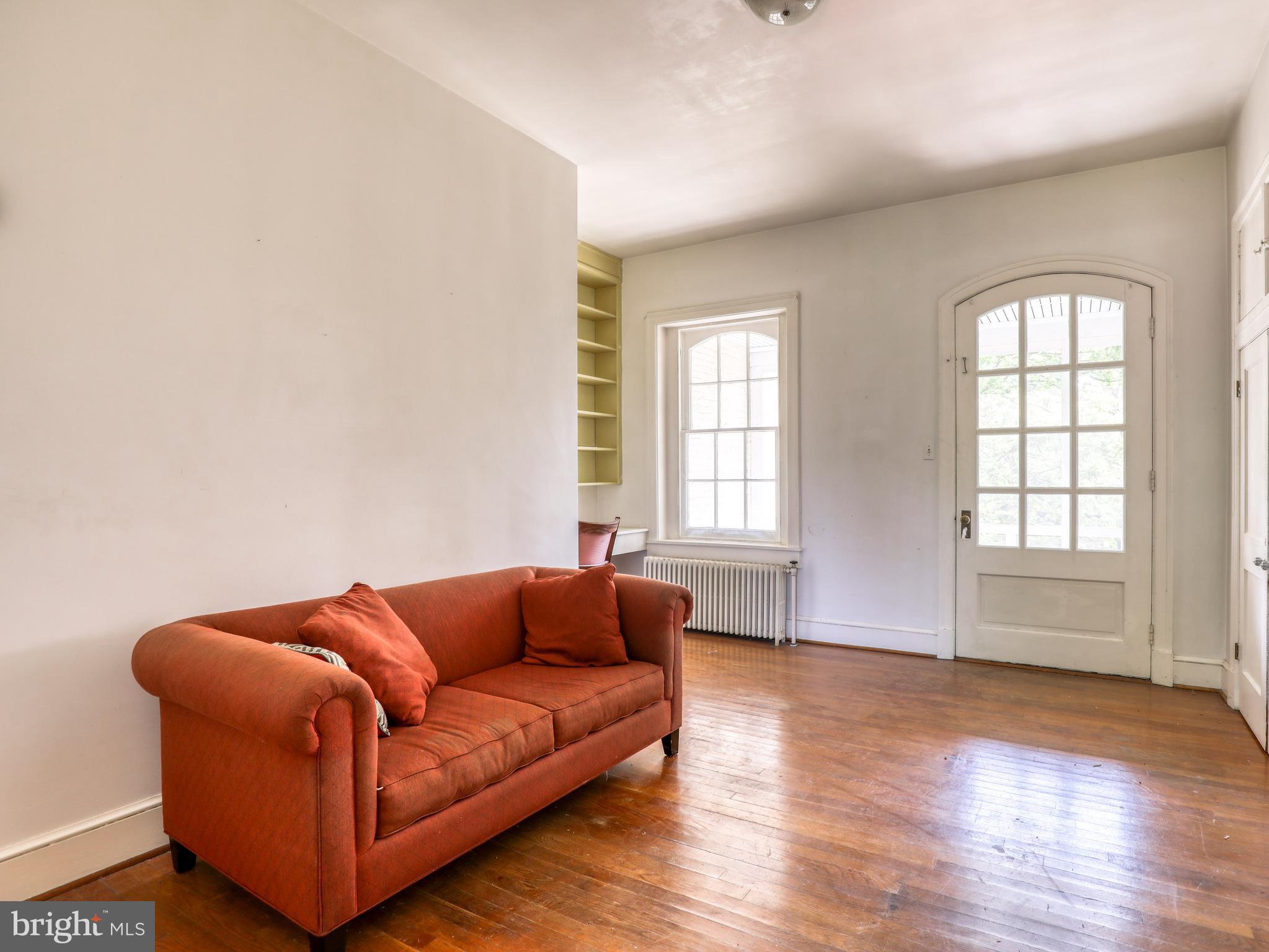 HISTORIC DOWNTOWN WINCHESTER - Residential