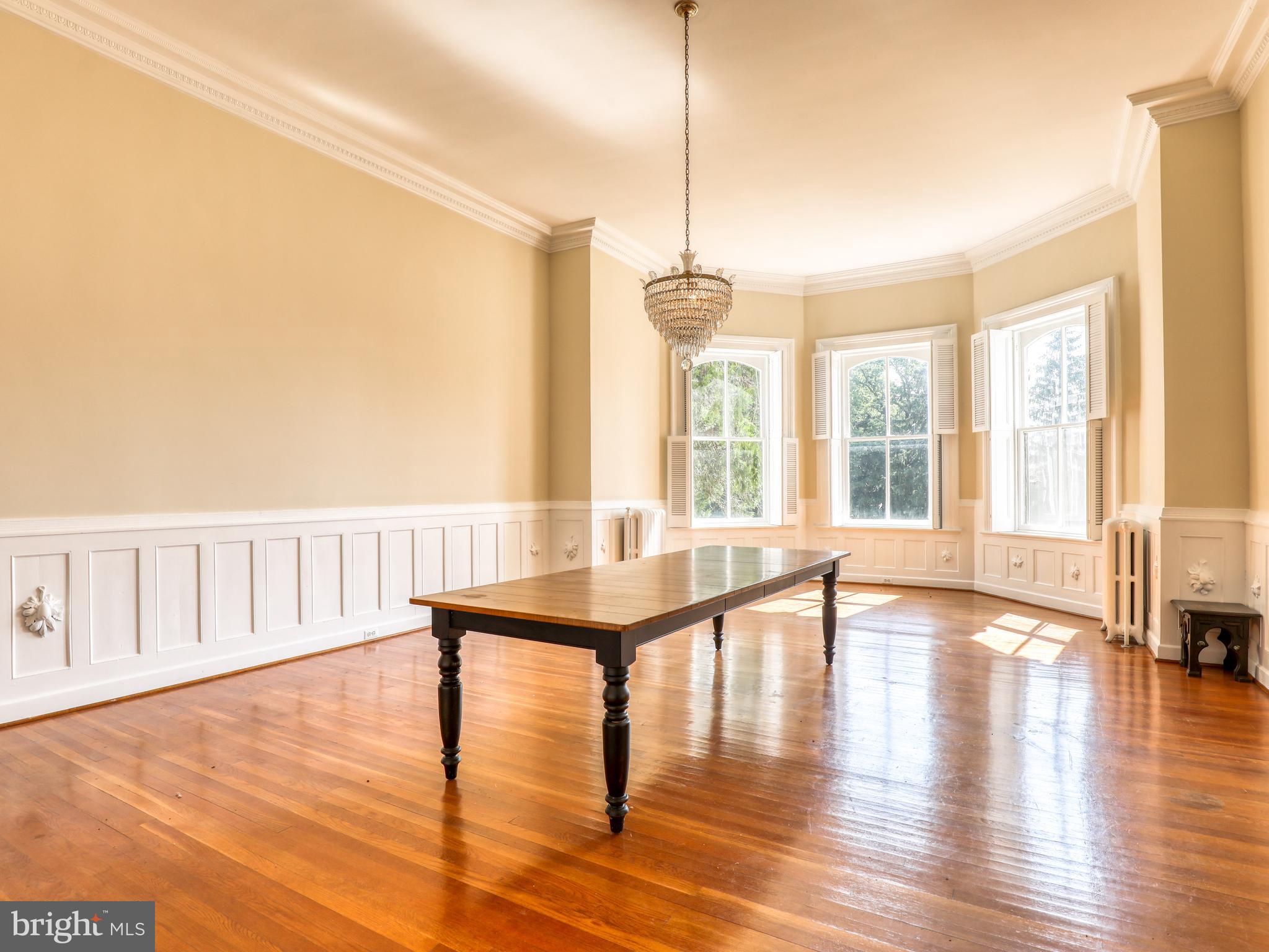 HISTORIC DOWNTOWN WINCHESTER - Residential