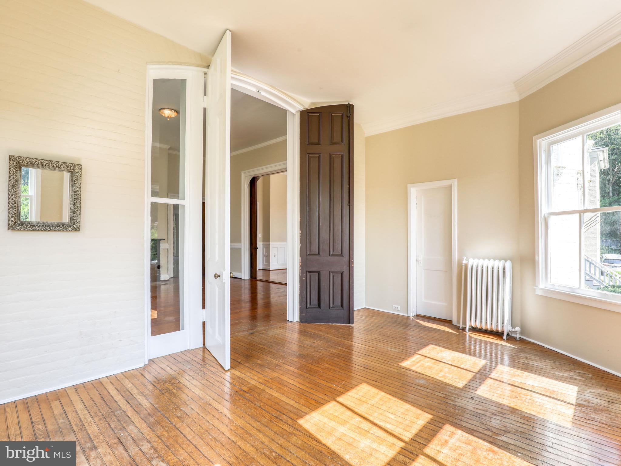 HISTORIC DOWNTOWN WINCHESTER - Residential