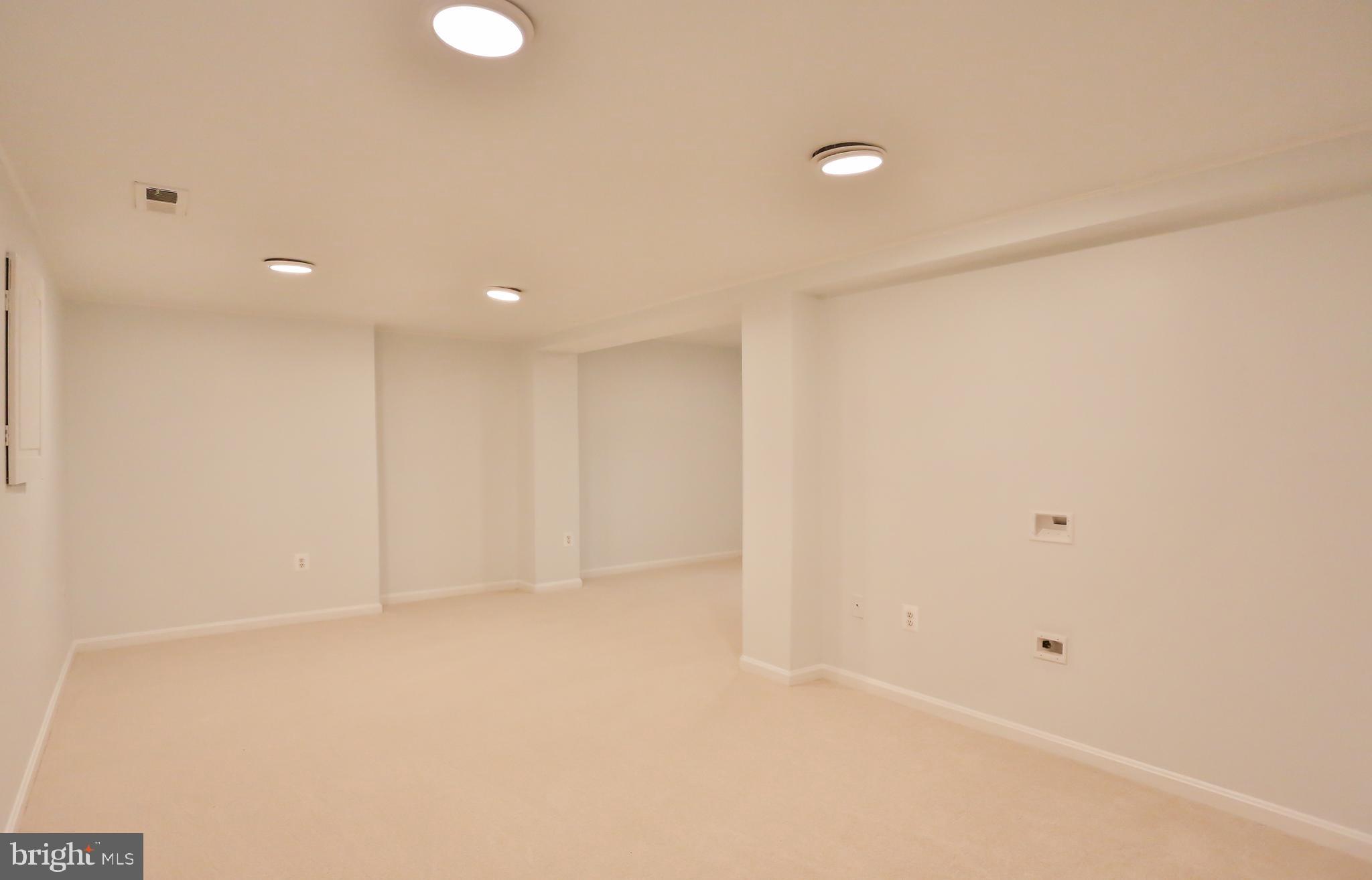 COUNTRYSIDE - Residential