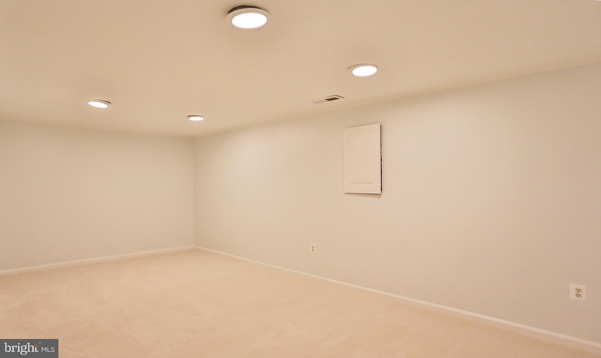 COUNTRYSIDE - Residential