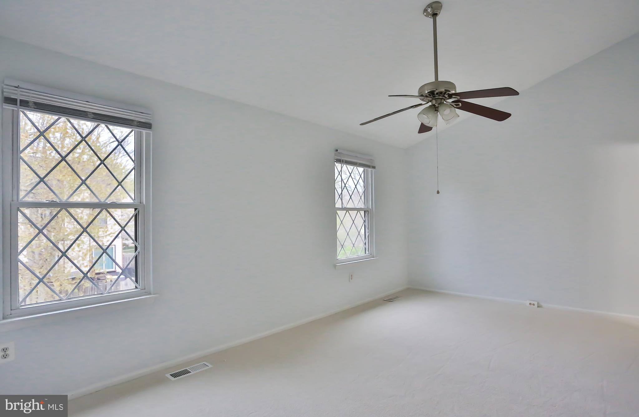 COUNTRYSIDE - Residential