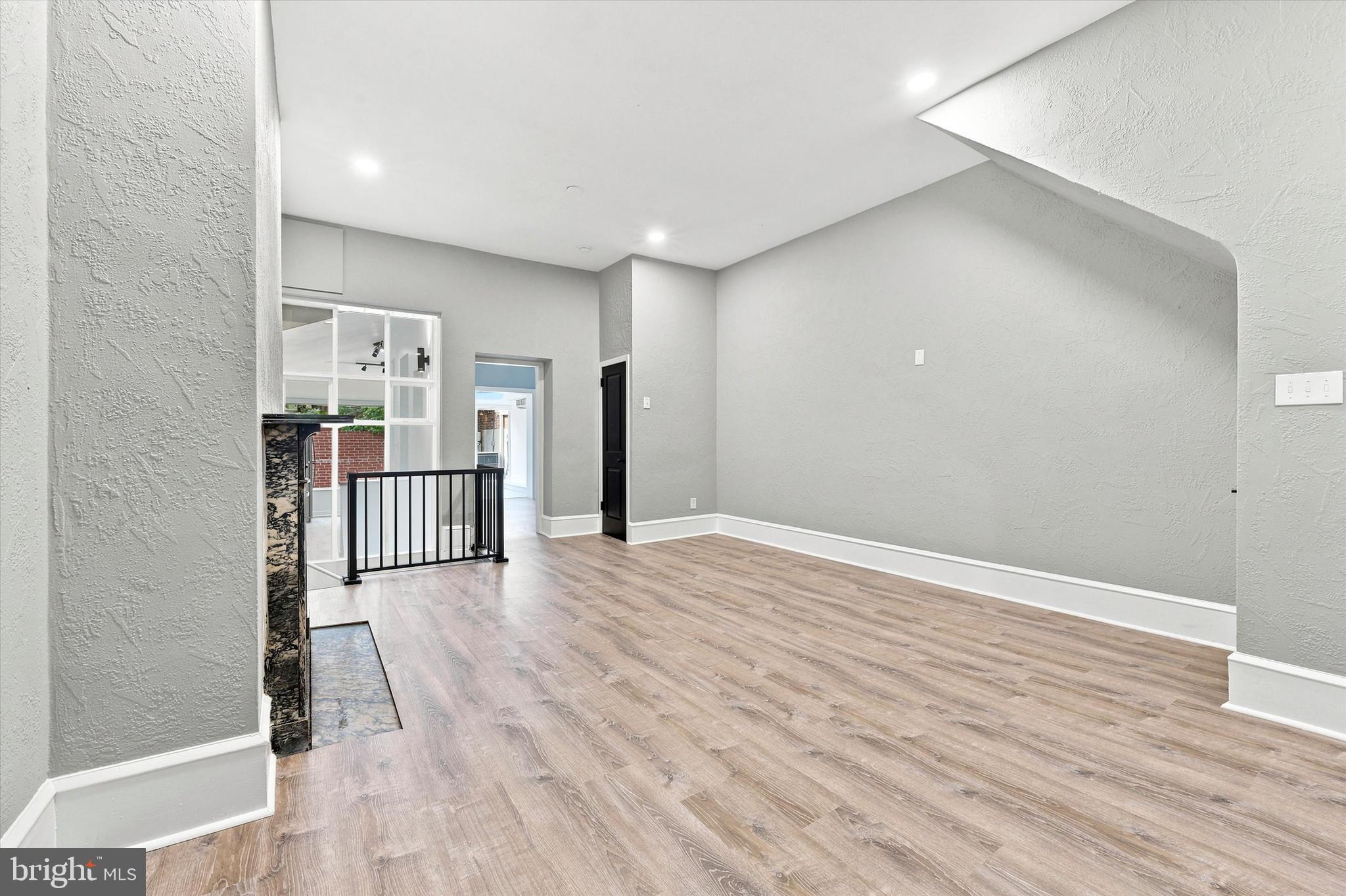520 SPRUCE STREET RESIDENCE 1