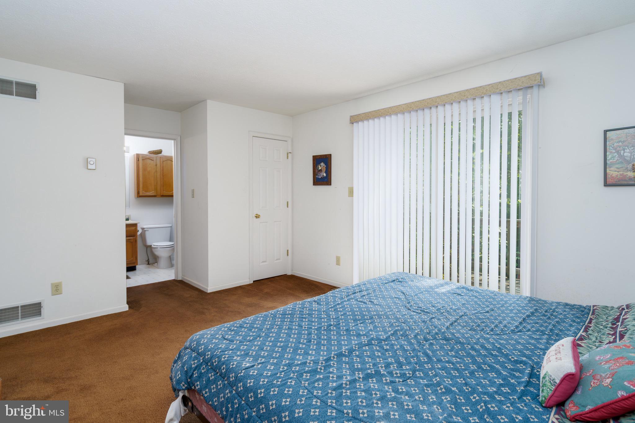 COUNTRY ACRES - Residential