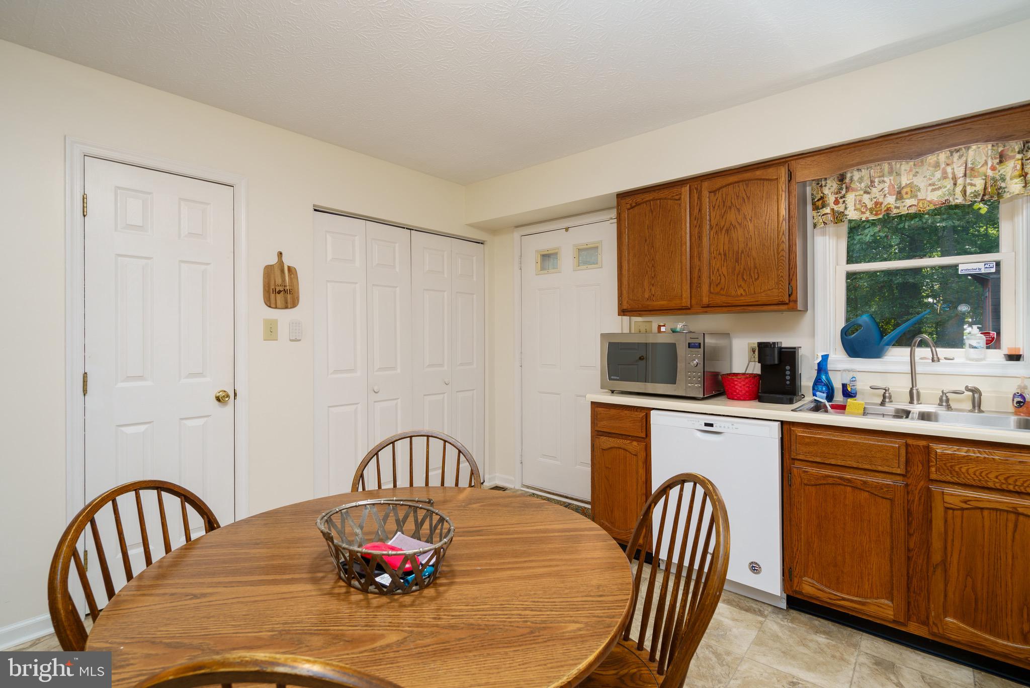 COUNTRY ACRES - Residential