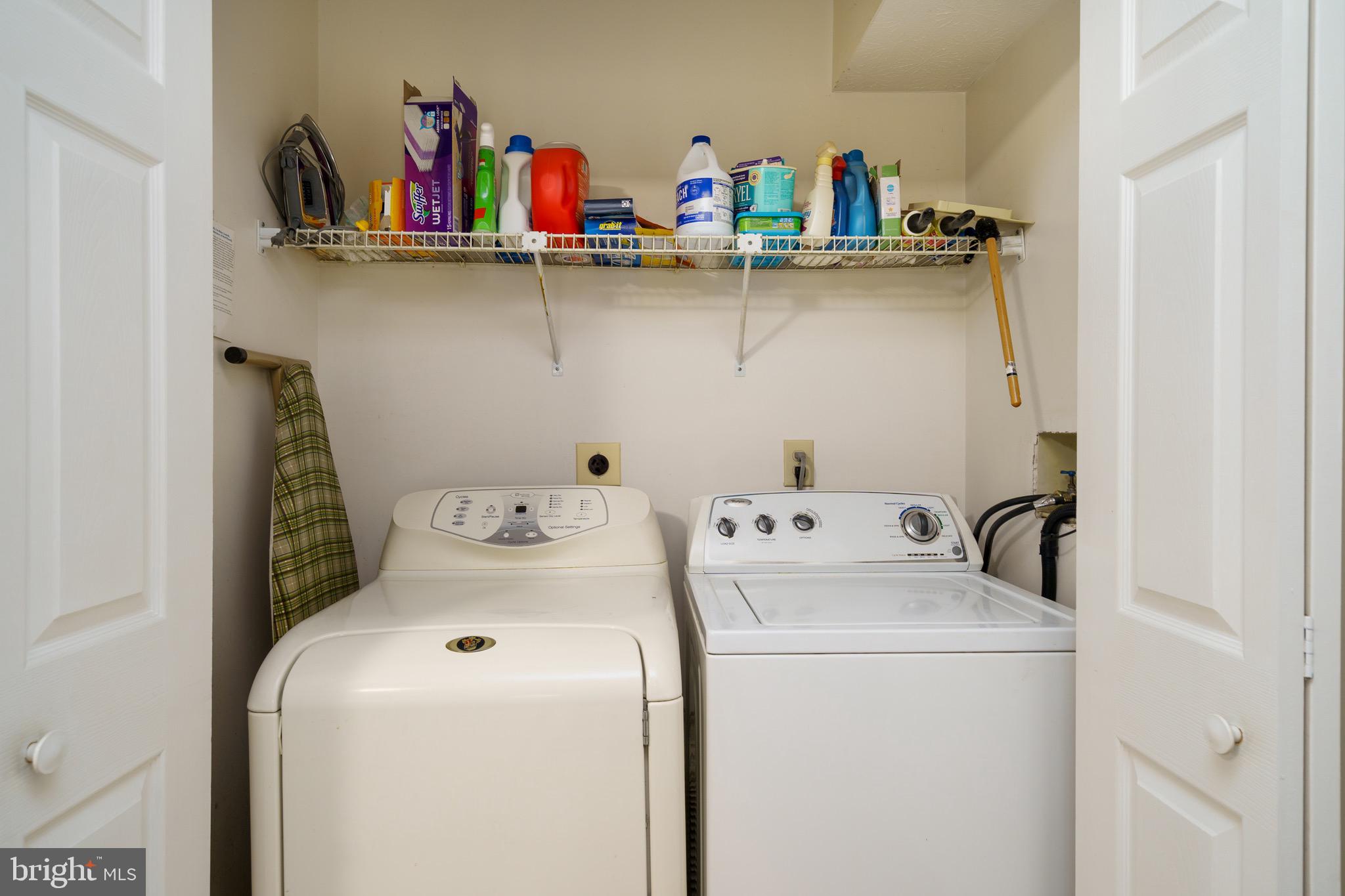 COUNTRY ACRES - Residential