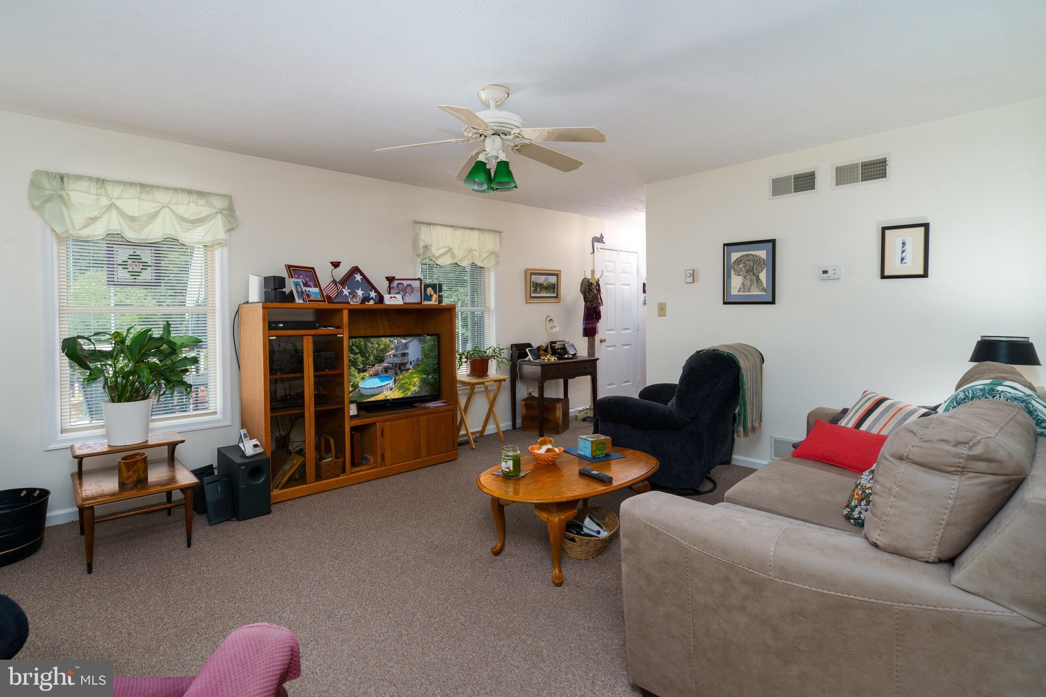 COUNTRY ACRES - Residential