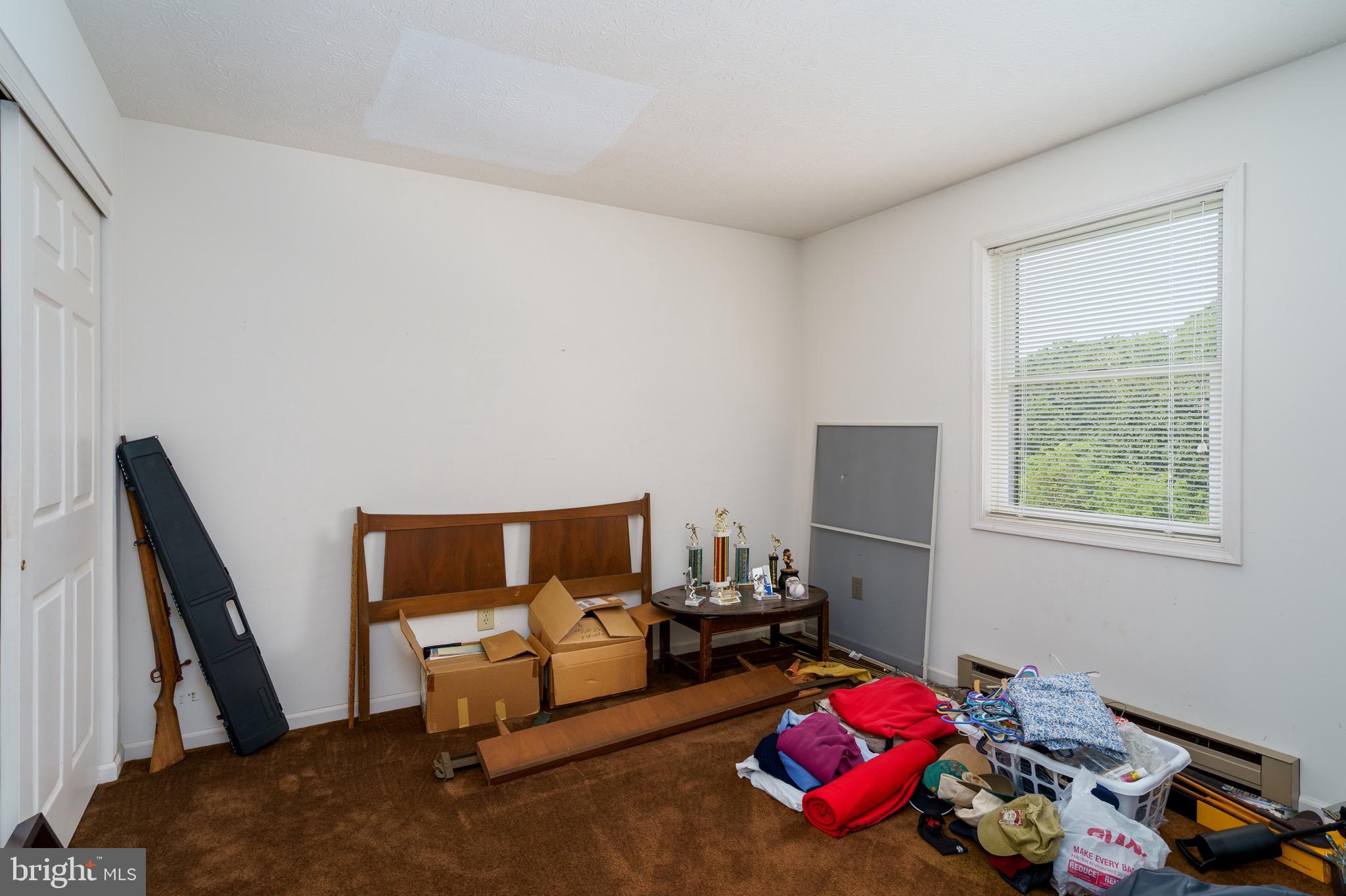 COUNTRY ACRES - Residential