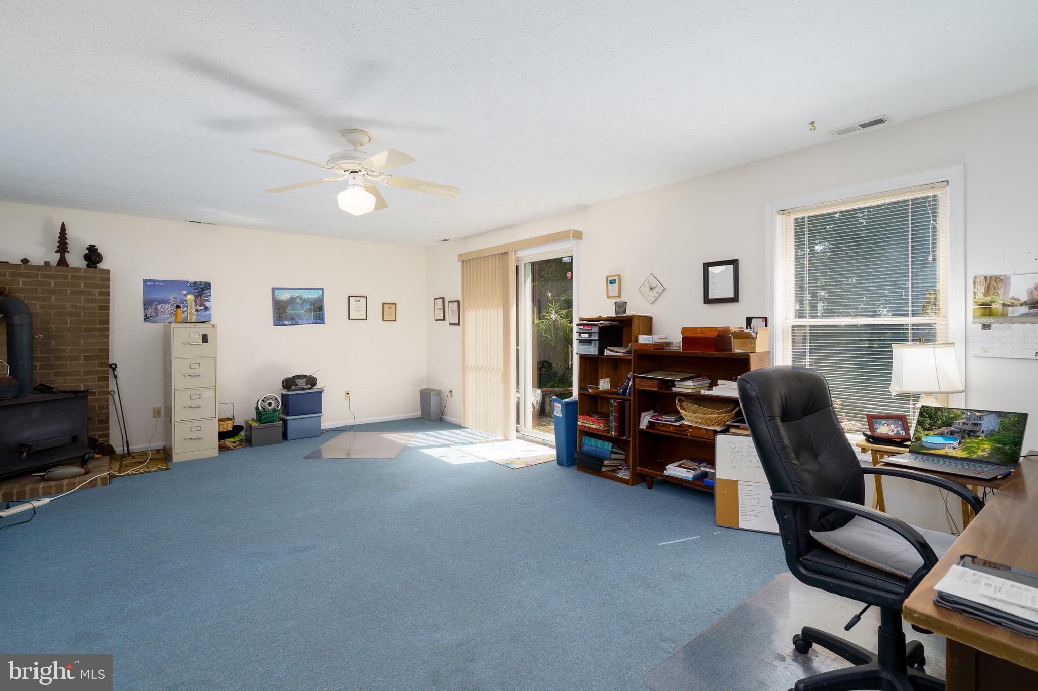 COUNTRY ACRES - Residential