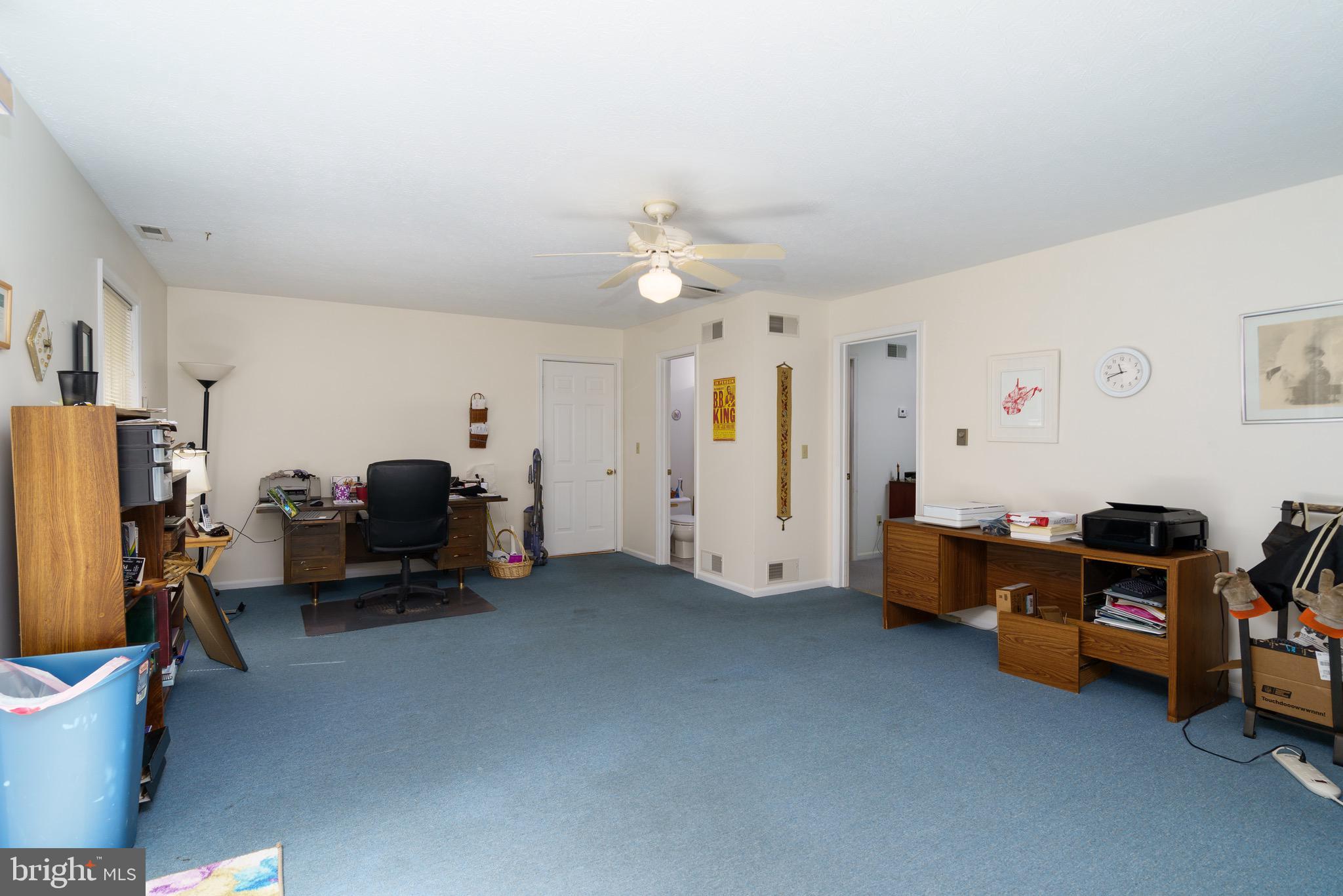 COUNTRY ACRES - Residential