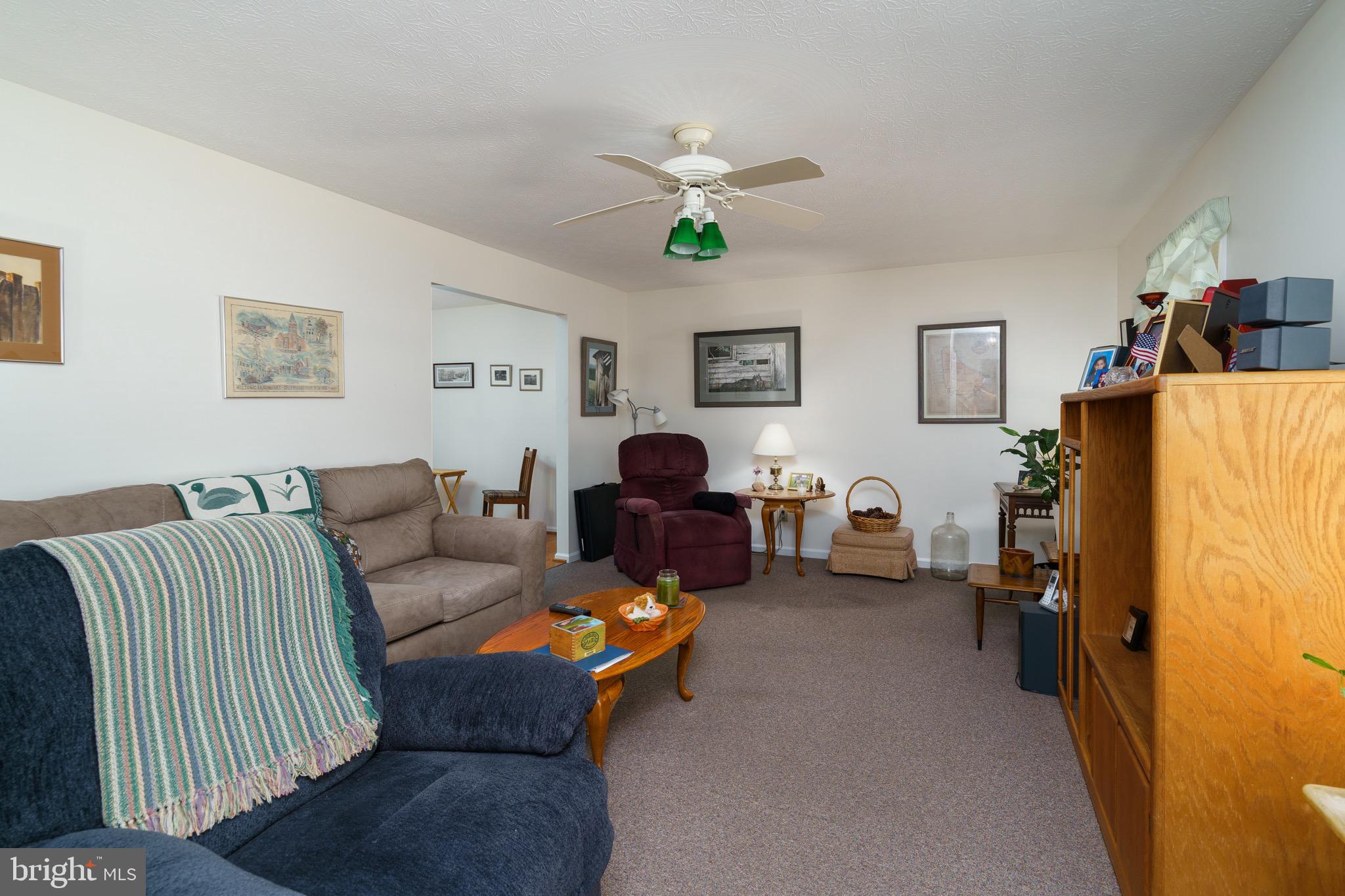 COUNTRY ACRES - Residential