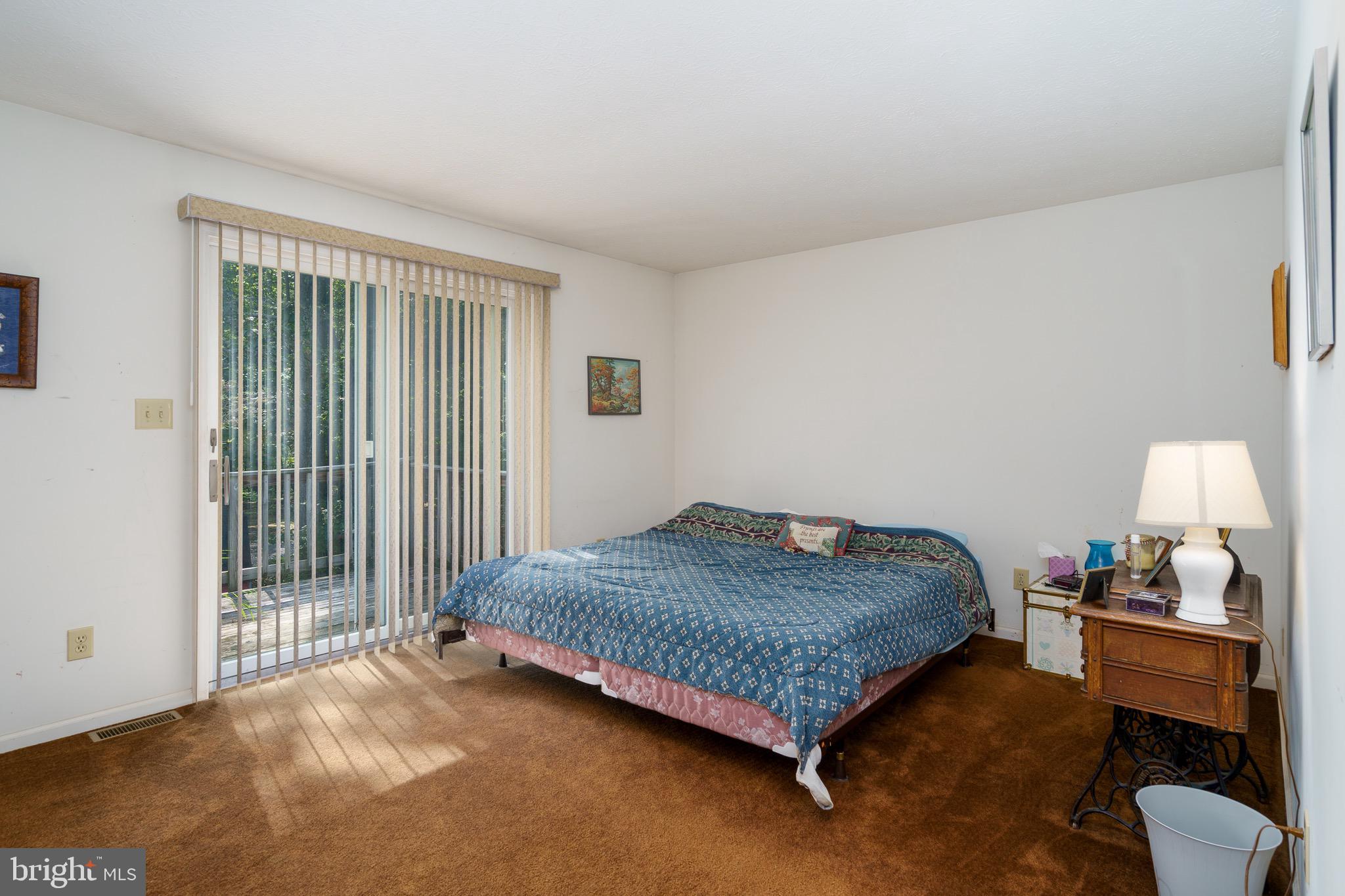 COUNTRY ACRES - Residential