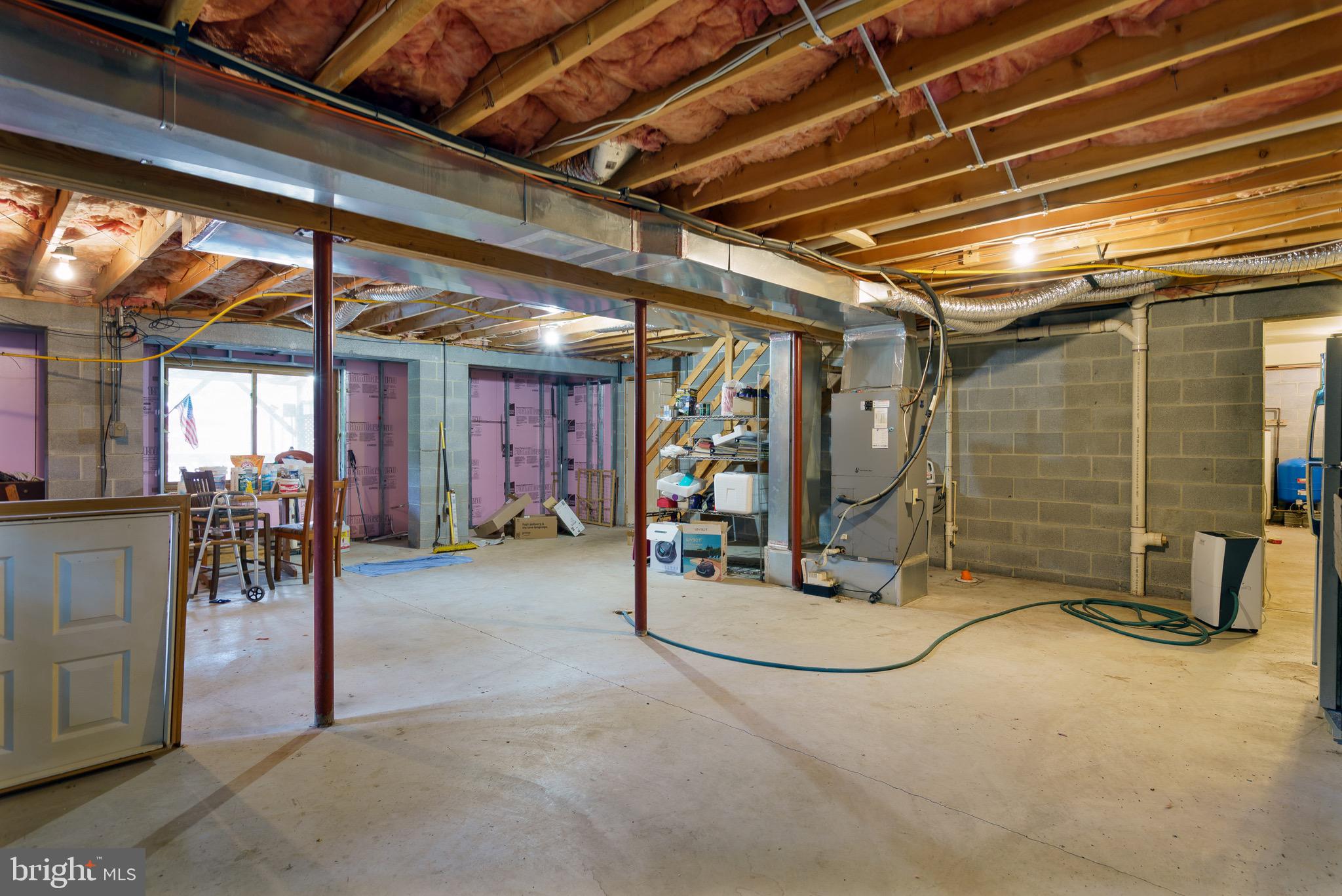 COUNTRY ACRES - Residential