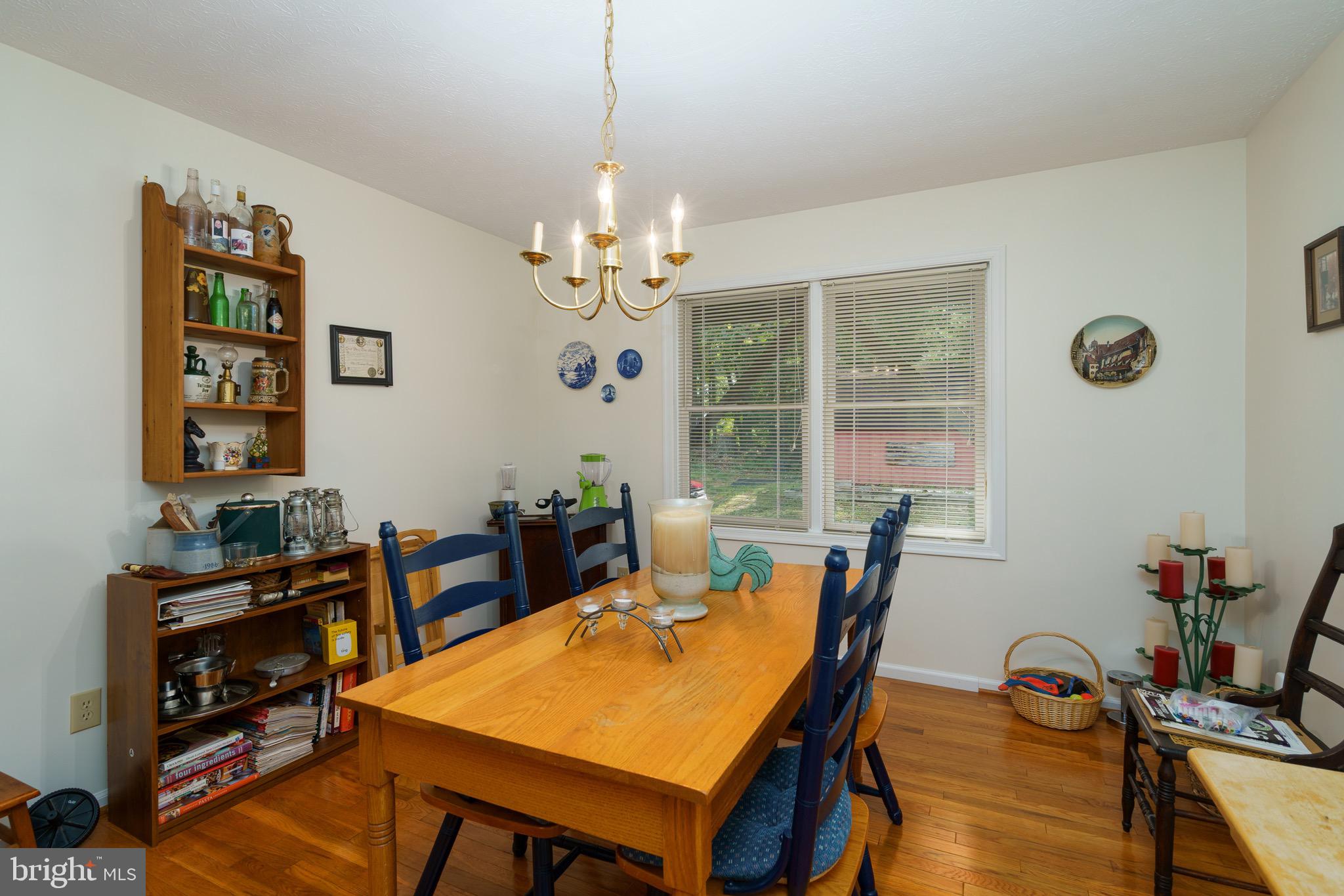 COUNTRY ACRES - Residential