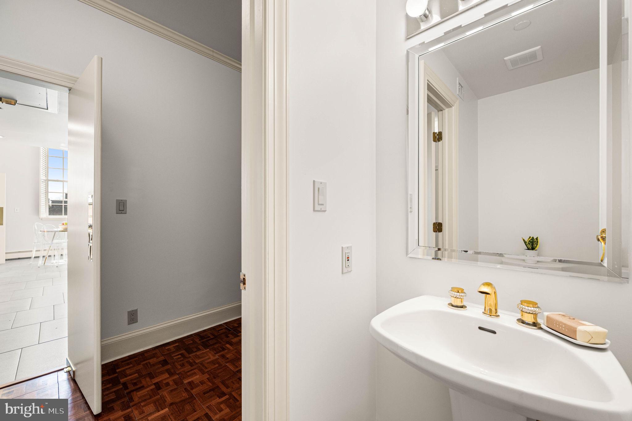 SOCIETY HILL - Residential