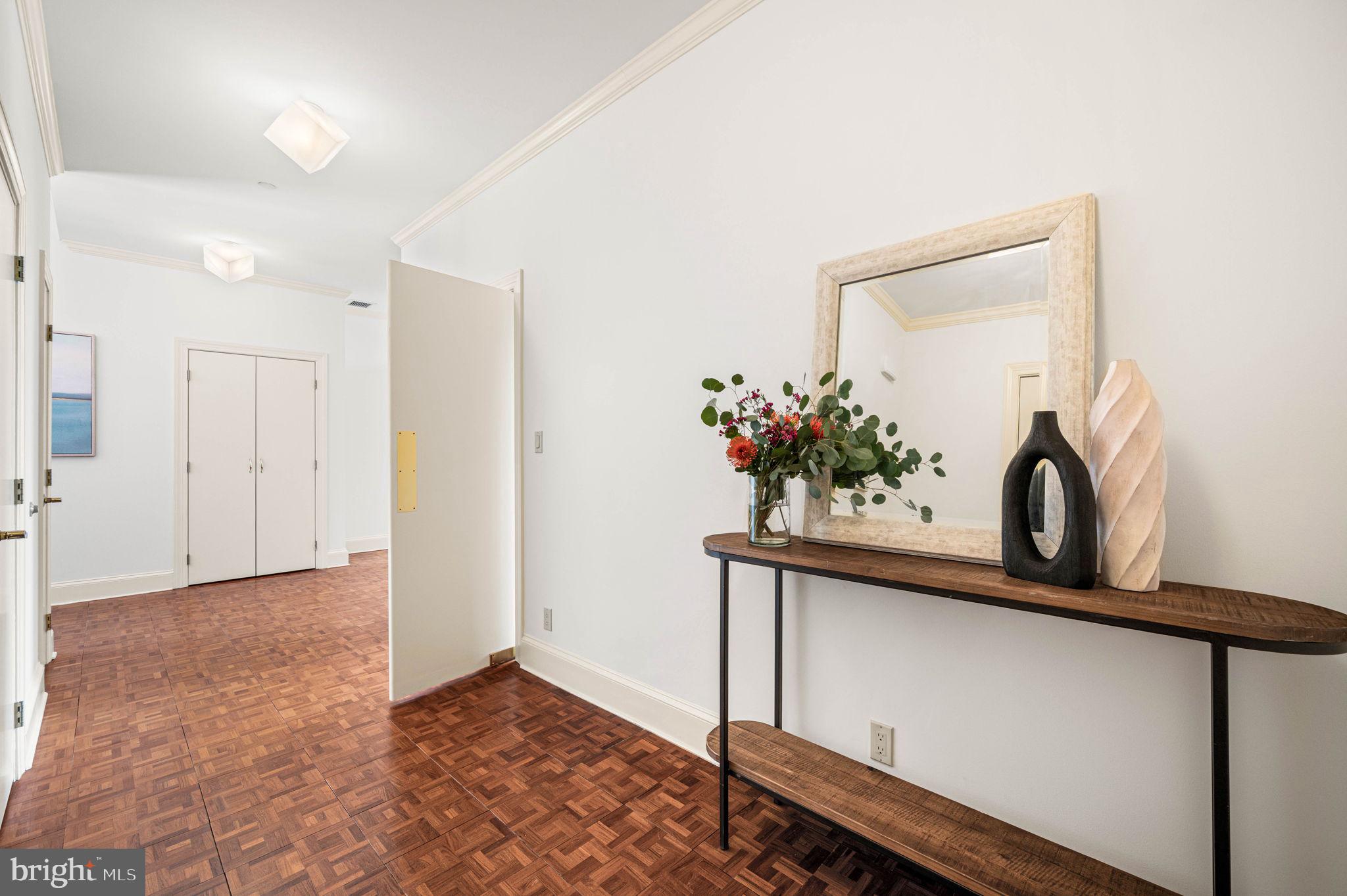 SOCIETY HILL - Residential