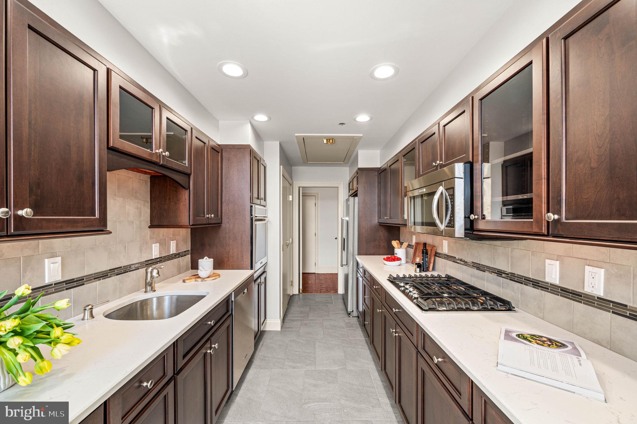 SOCIETY HILL - Residential