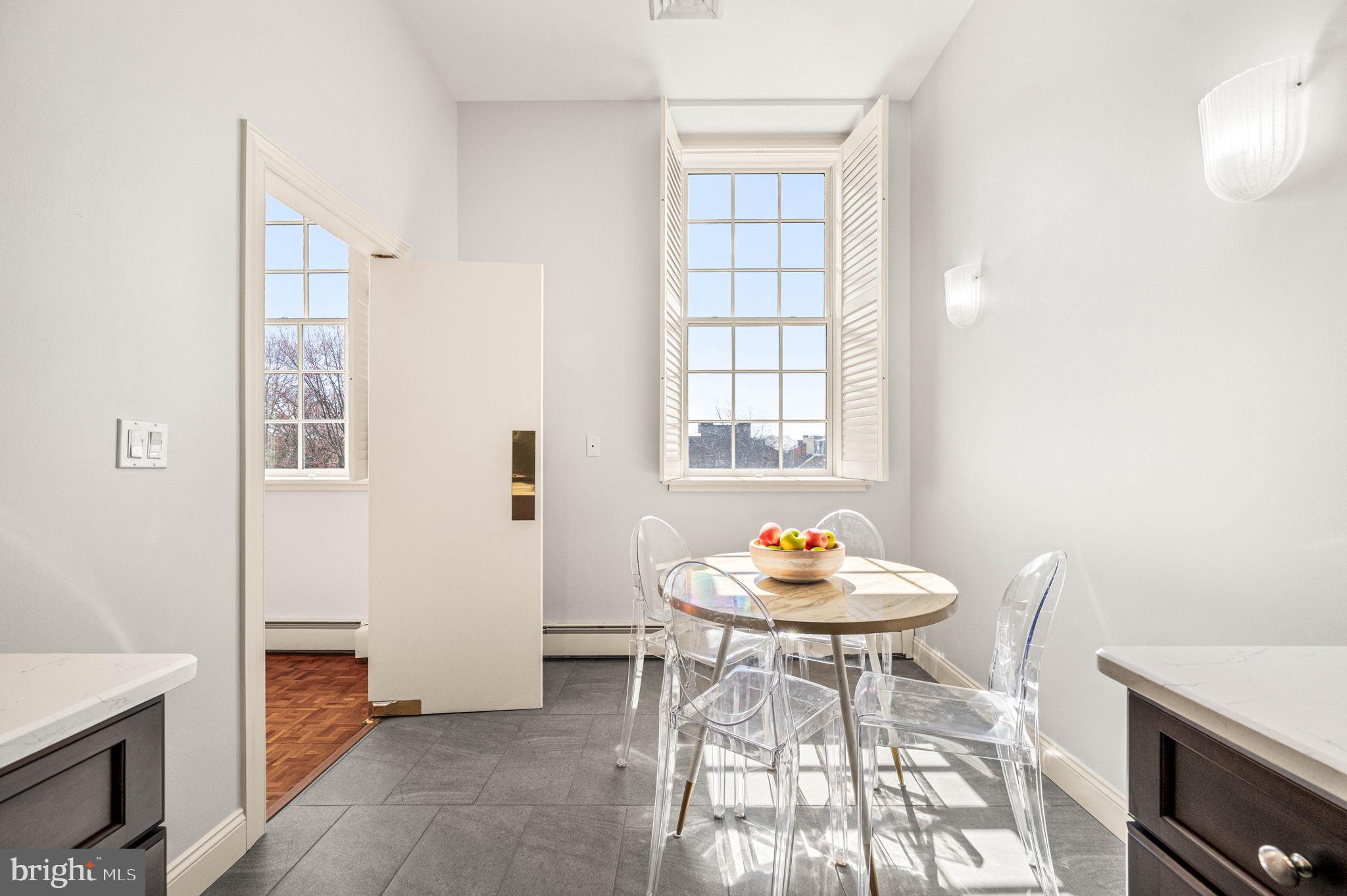 SOCIETY HILL - Residential