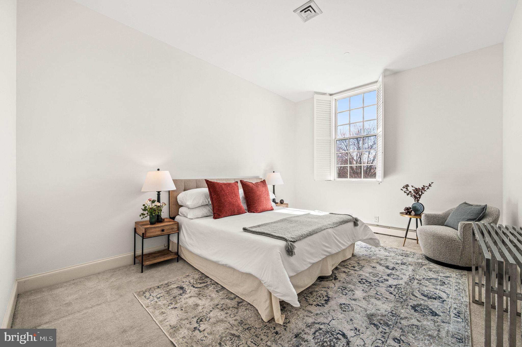 SOCIETY HILL - Residential