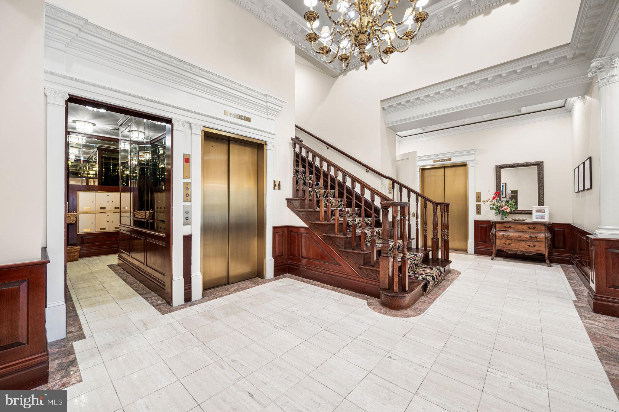 SOCIETY HILL - Residential