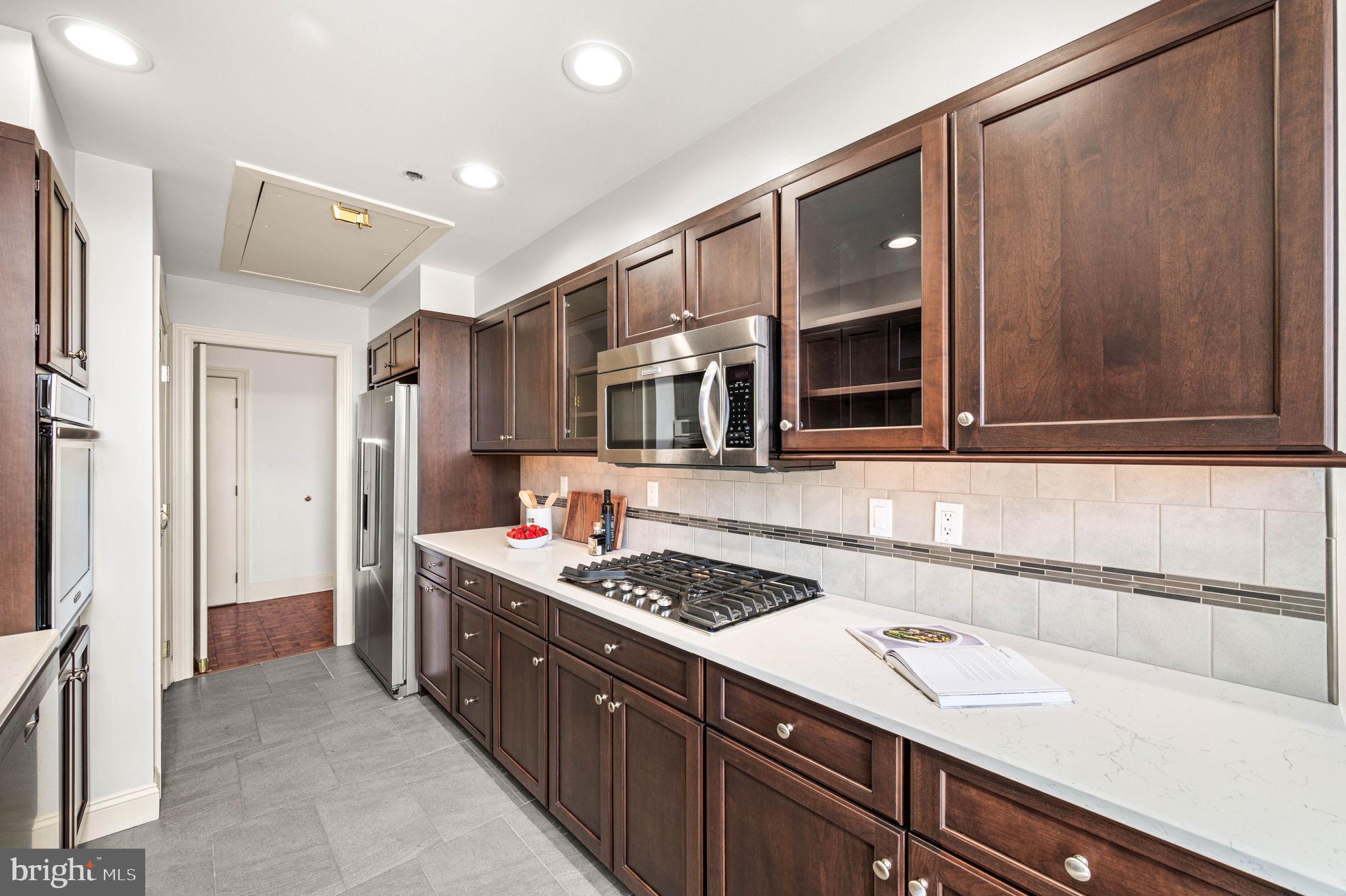 SOCIETY HILL - Residential