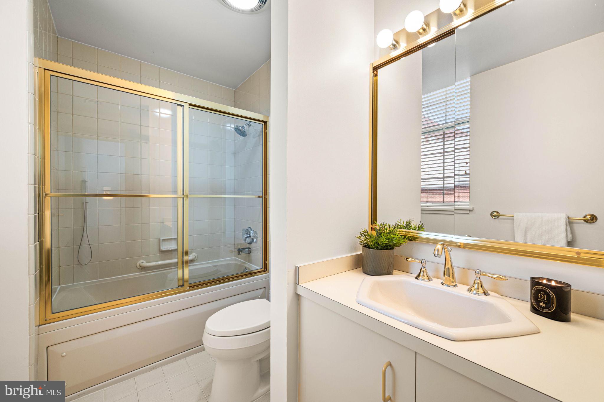 SOCIETY HILL - Residential