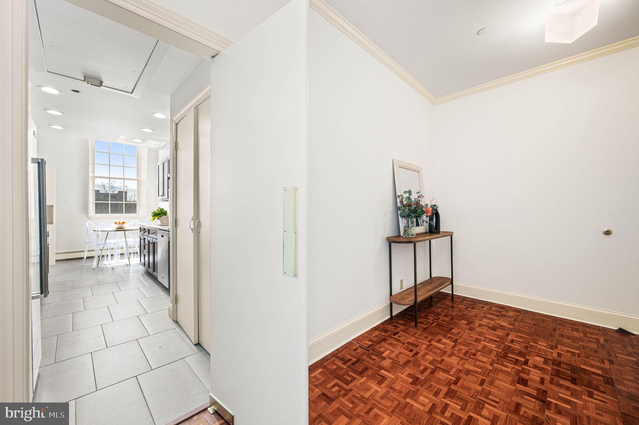 SOCIETY HILL - Residential