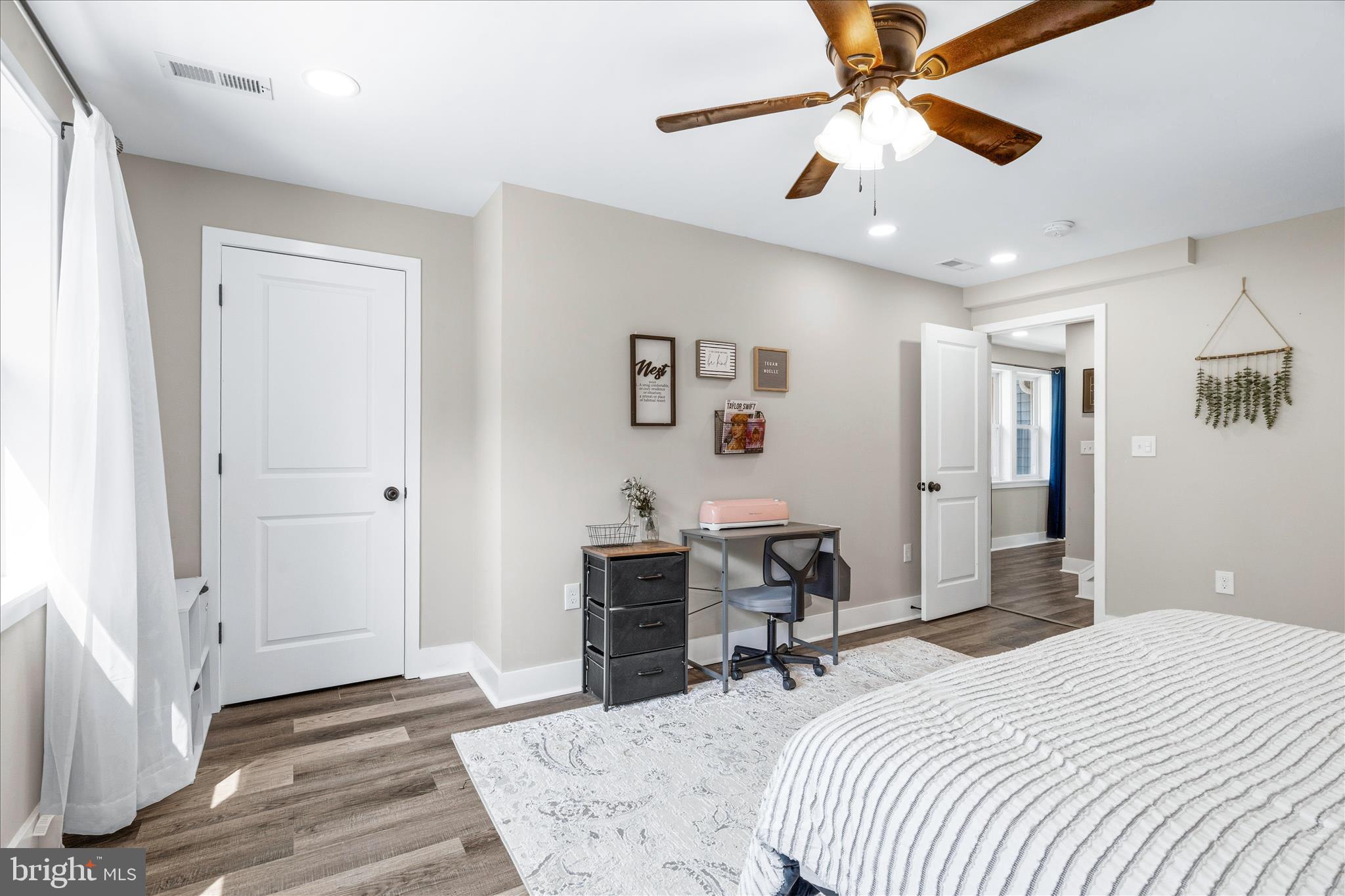 MOUNT WASHINGTON - Residential