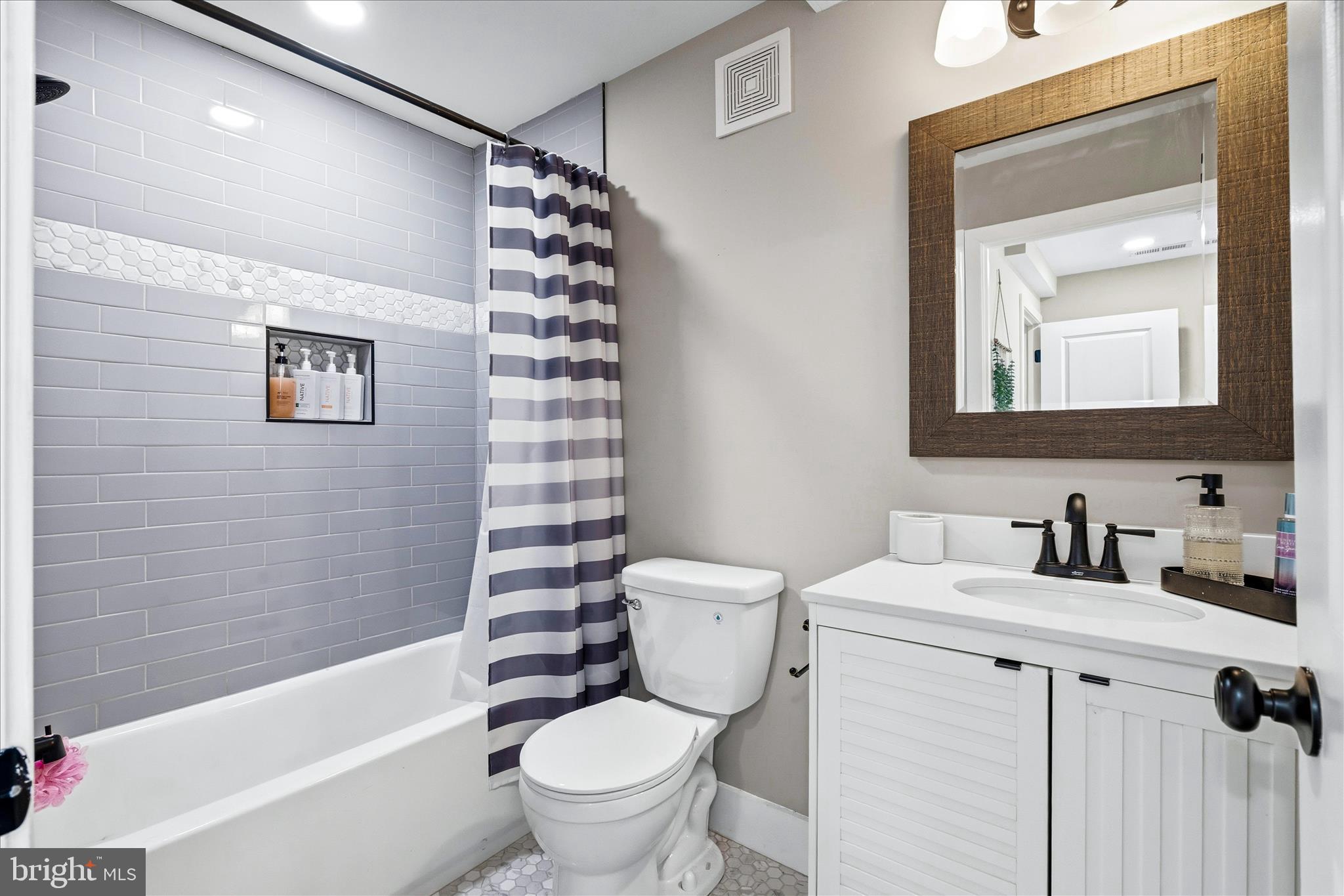 MOUNT WASHINGTON - Residential